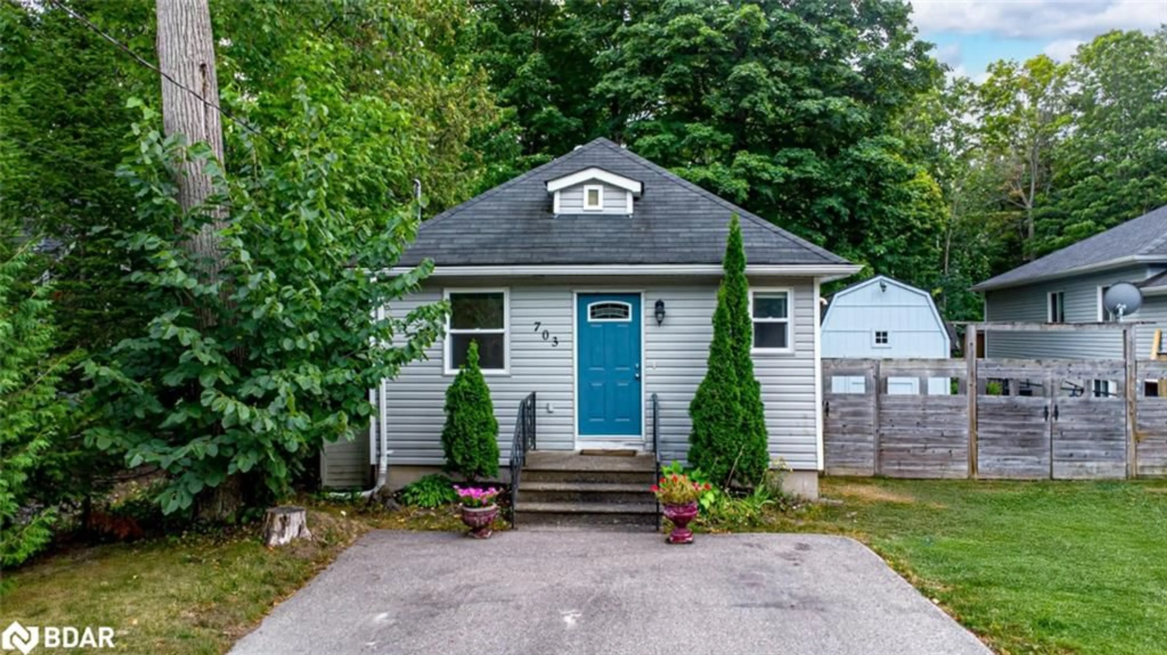 Unknown for 703 Chestnut St, Innisfil Ontario L9S 2H8