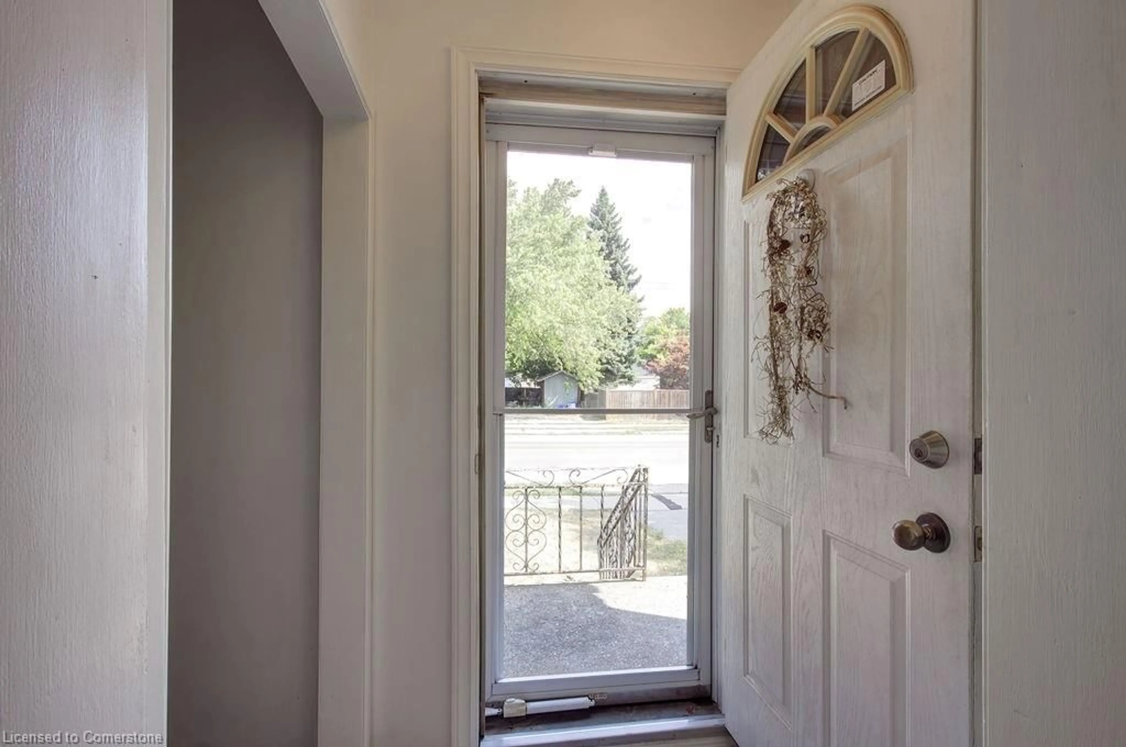 Unknown for 402 Crockett St, Hamilton Ontario L8V 1J1