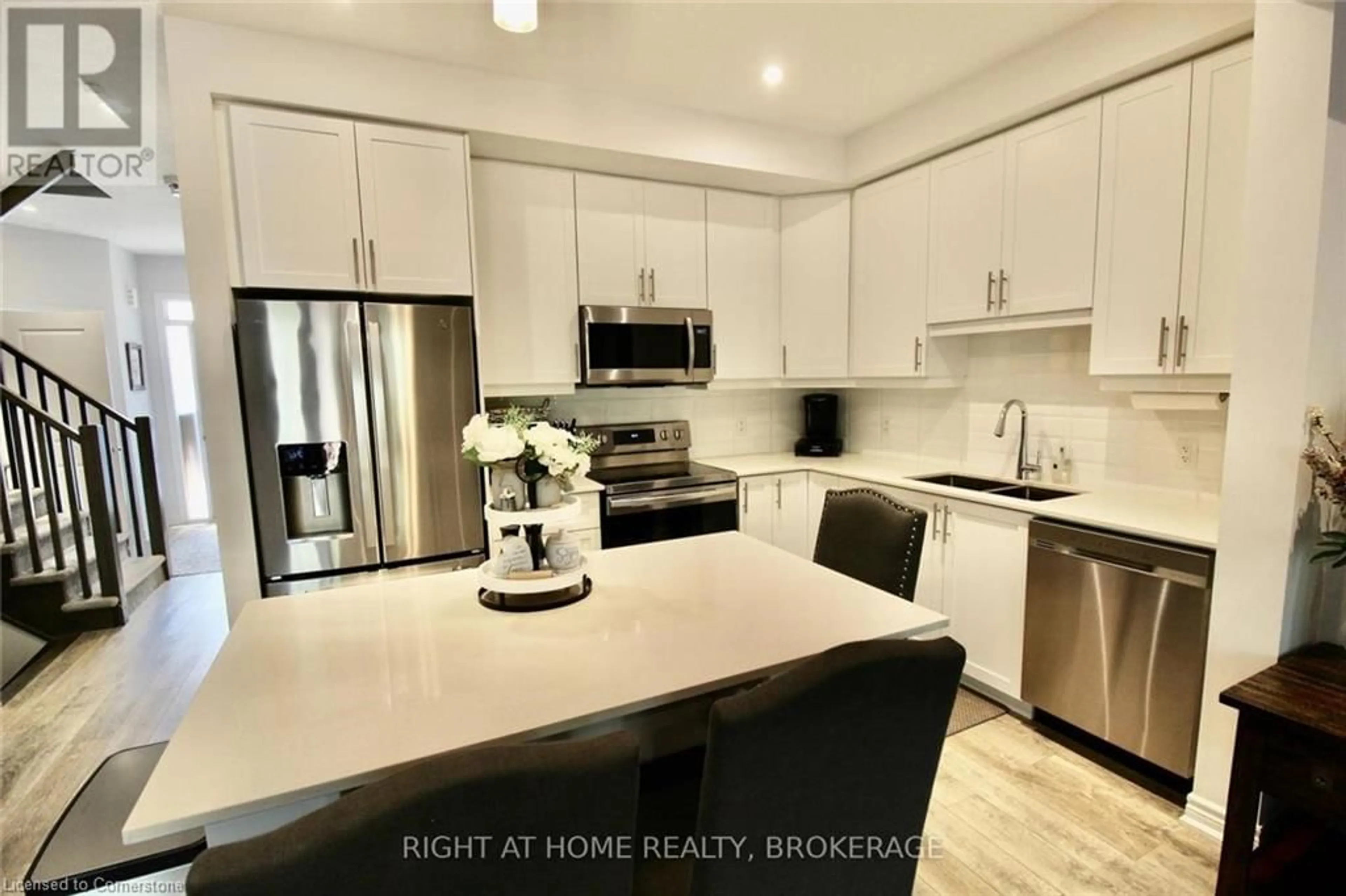 Open concept kitchen, unknown for 5080 Connor Dr #10, Beamsville Ontario L3J 0T3