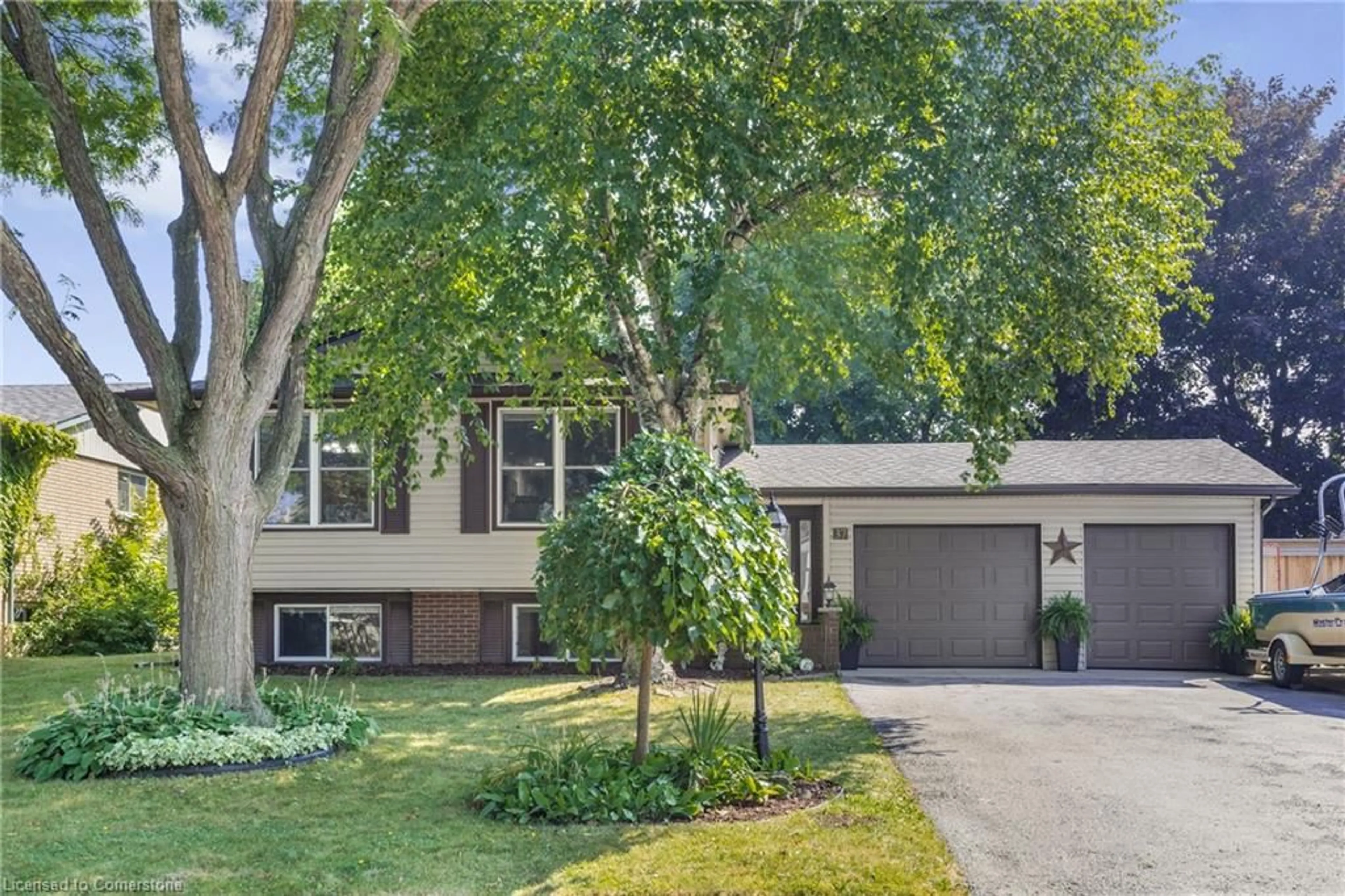 Home with vinyl exterior material, street for 37 Glenvale Dr, Hamilton Ontario L9C 2X5
