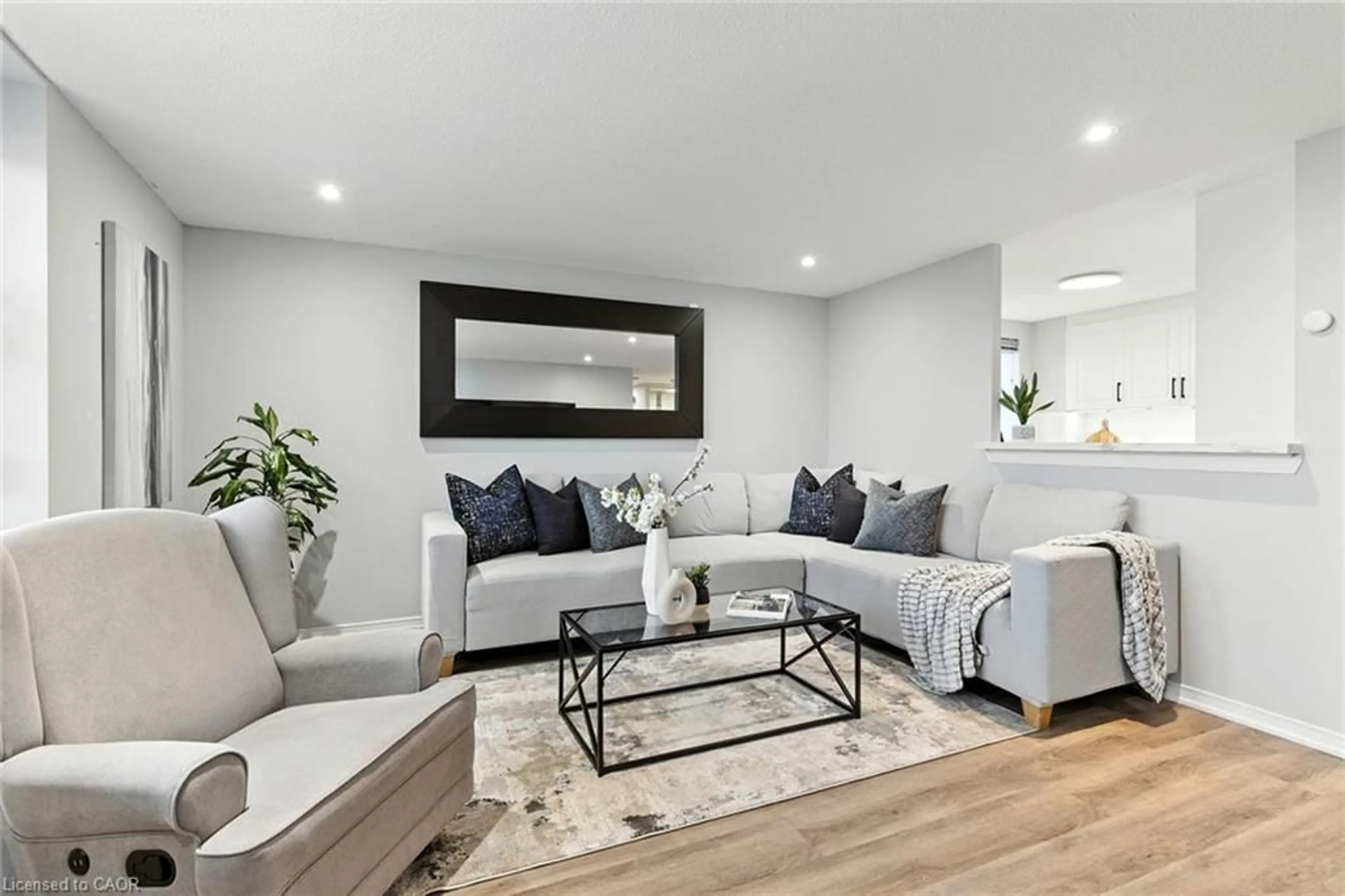 Living room with furniture, unknown for 6720 Glen Erin Dr #514, Mississauga Ontario L5N 3K8