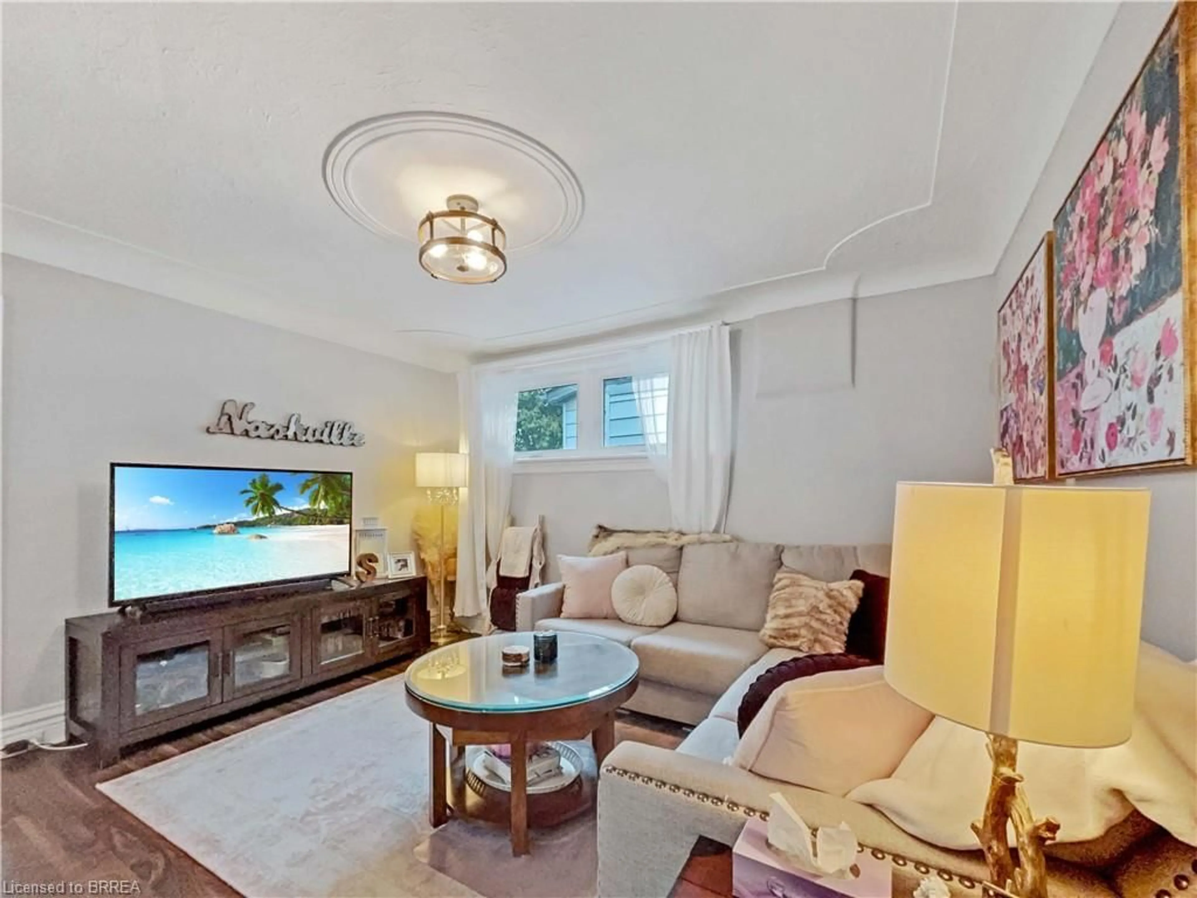 Living room with furniture, unknown for 71 Harrison Ave, Hamilton Ontario L8H 2Z9