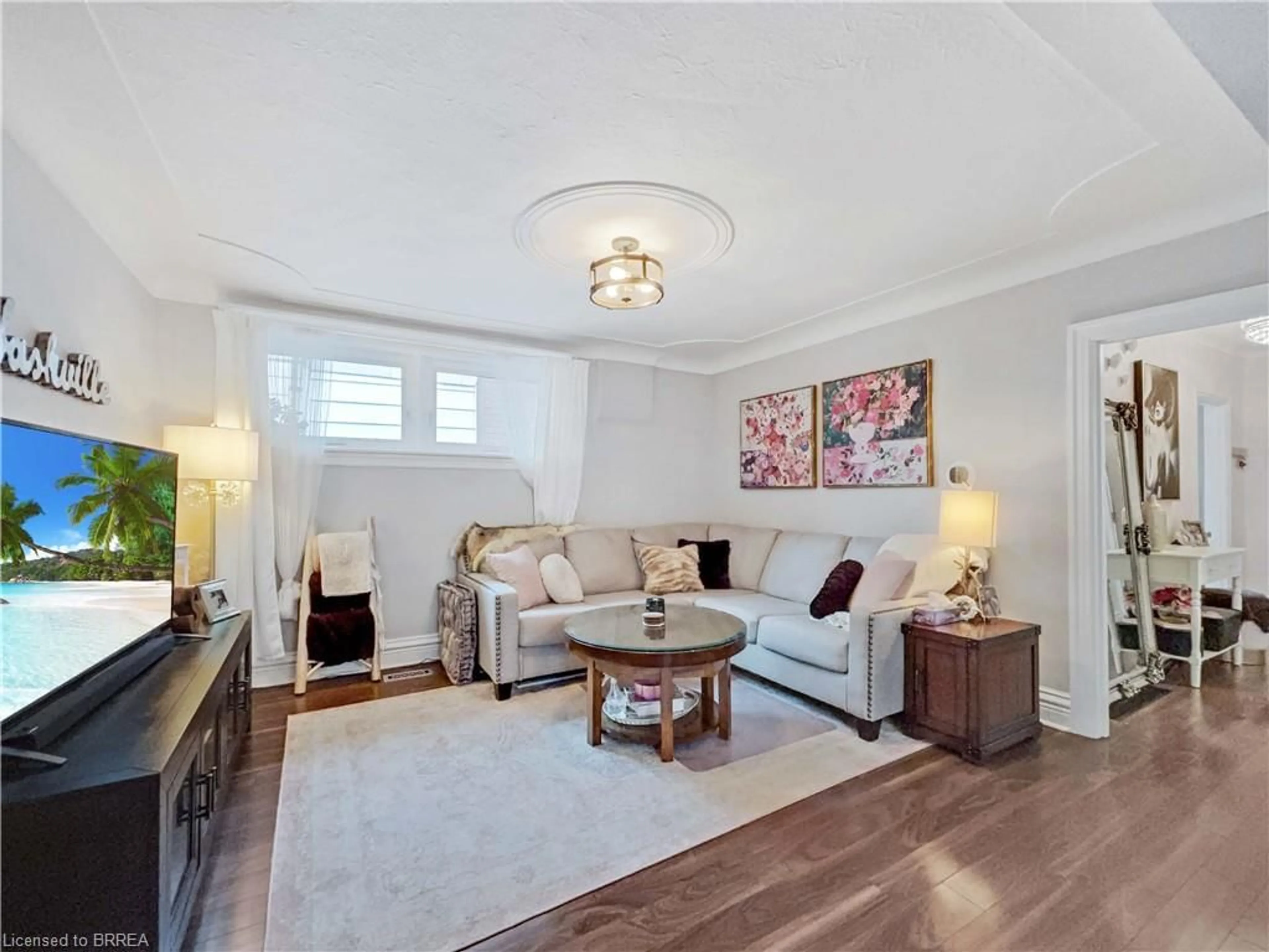 Living room with furniture, unknown for 71 Harrison Ave, Hamilton Ontario L8H 2Z9