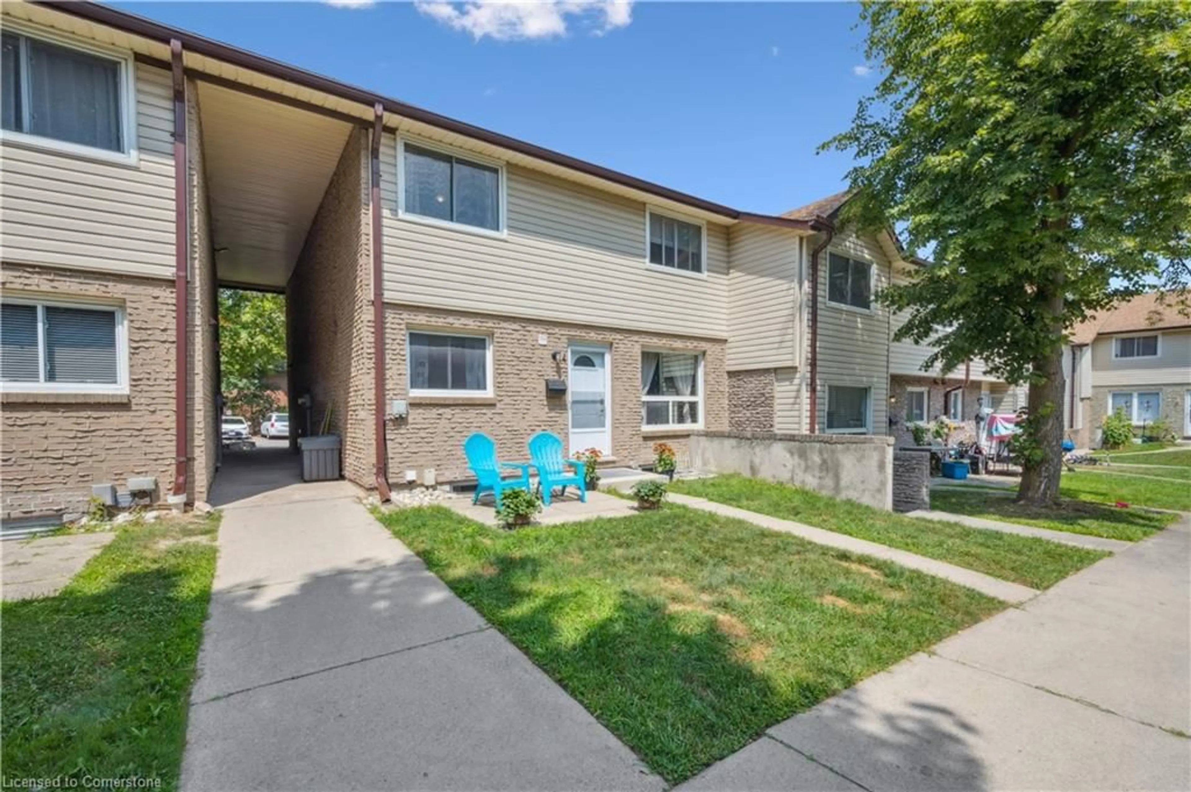 Patio, street for 453 Albert St #14, Waterloo Ontario N2L 5A7