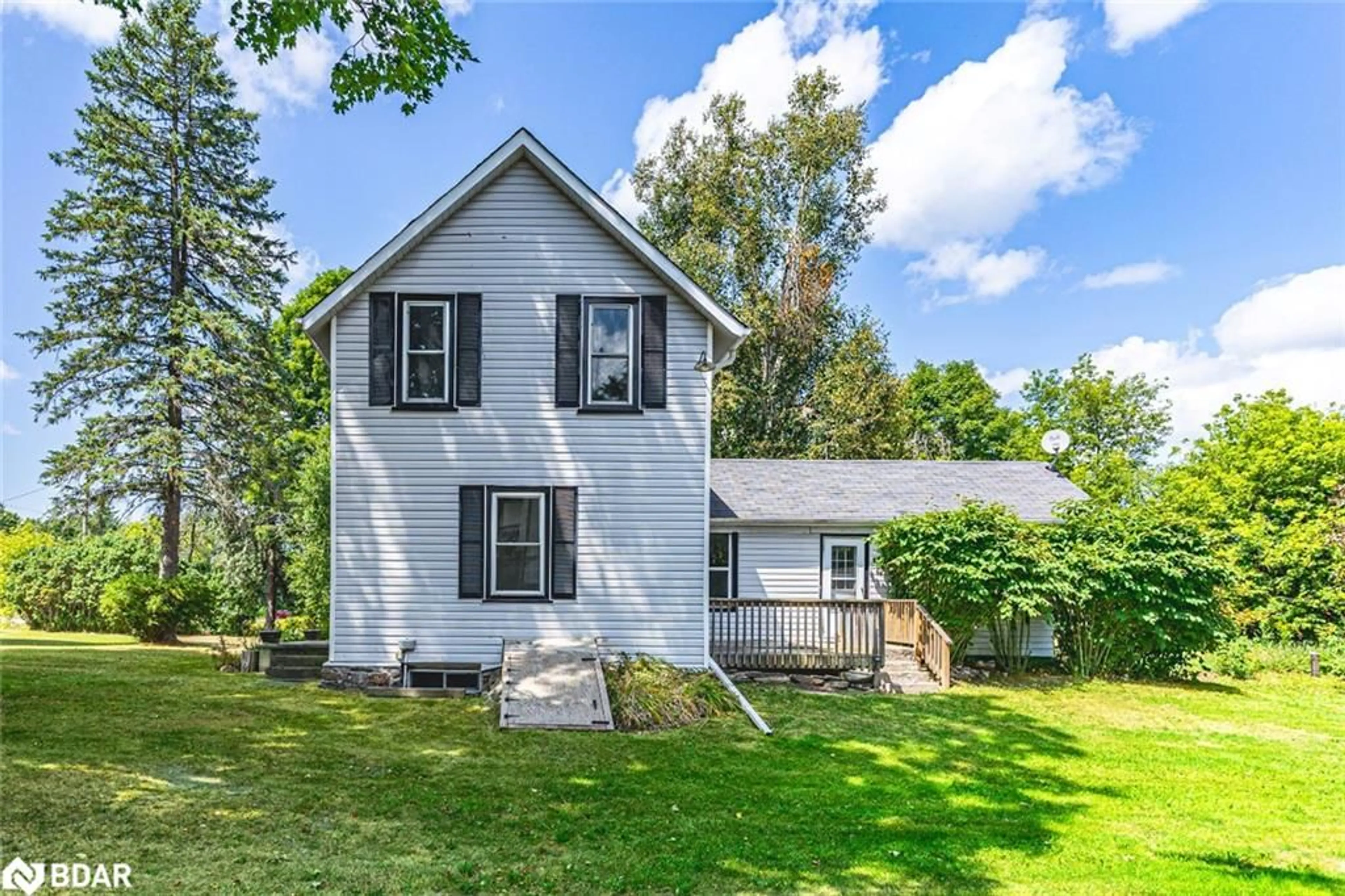 Home with vinyl exterior material, unknown for 3683 Penetanguishene Road, Oro-Medonte Ontario L4M 4Y8