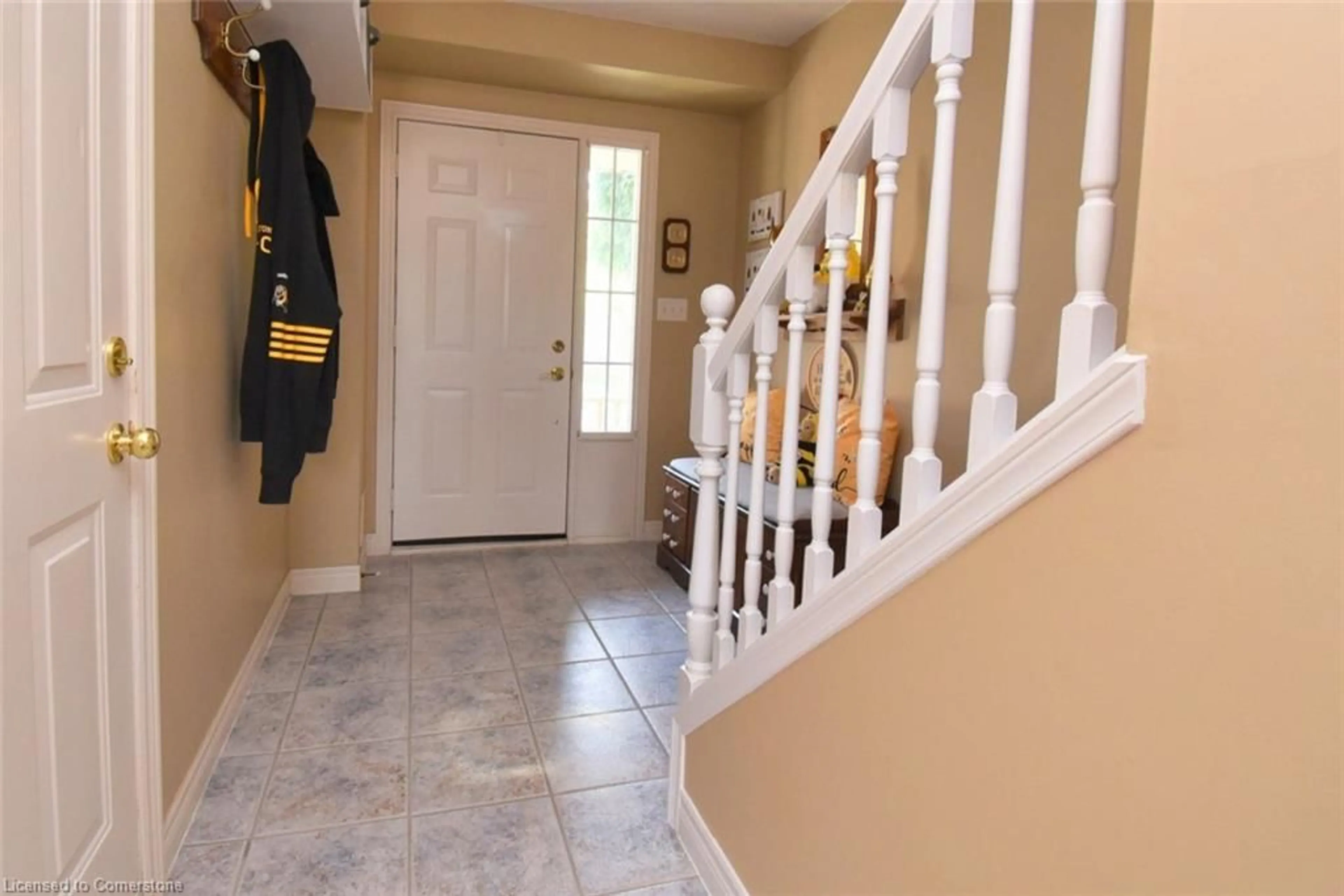 Indoor entryway for 1336 Upper Sherman Ave #15, Hamilton Ontario L8W 3Z2