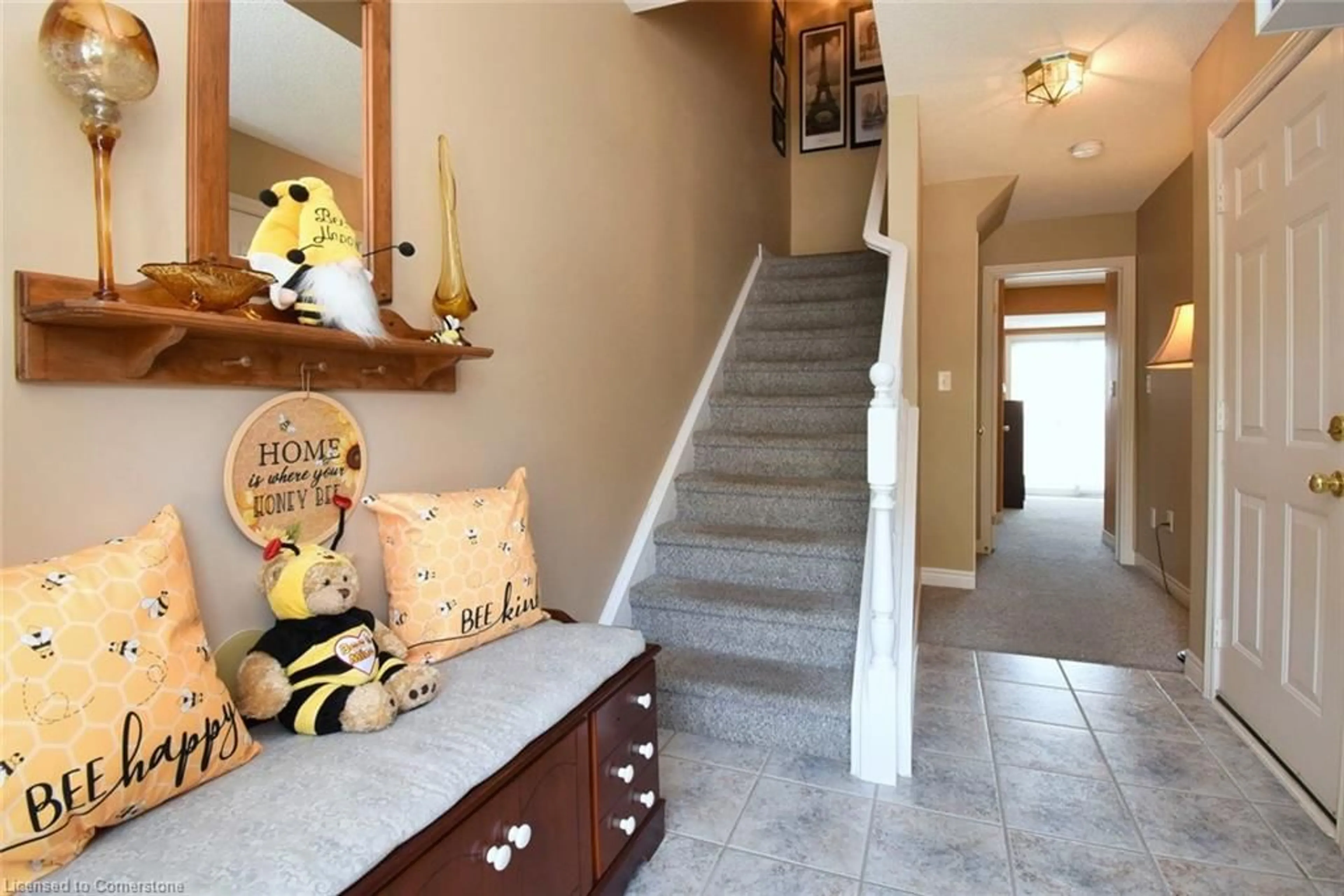 Indoor entryway for 1336 Upper Sherman Ave #15, Hamilton Ontario L8W 3Z2