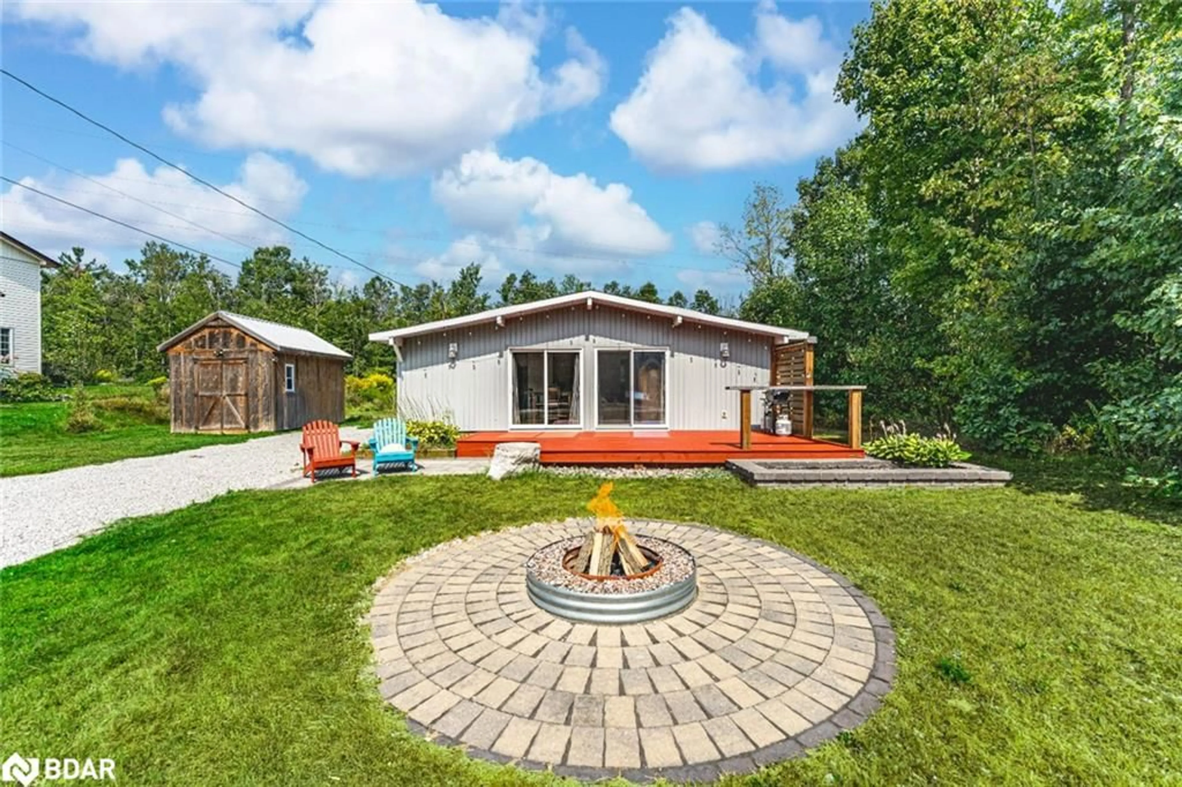 Patio, building for 3304 Lake St George Blvd, Severn Ontario L0K 2B0