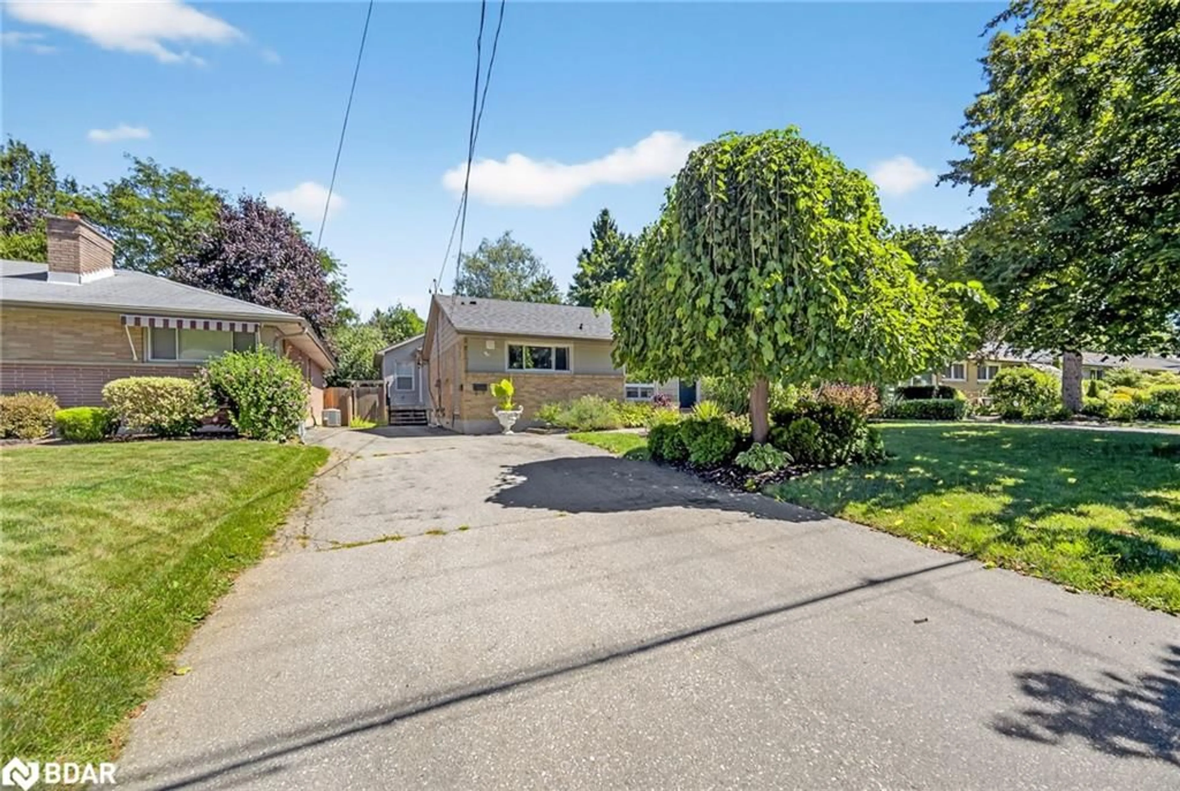 A pic from outside/outdoor area/front of a property/back of a property/a pic from drone, street for 364 Beachwood Ave, London Ontario N6J 3K1