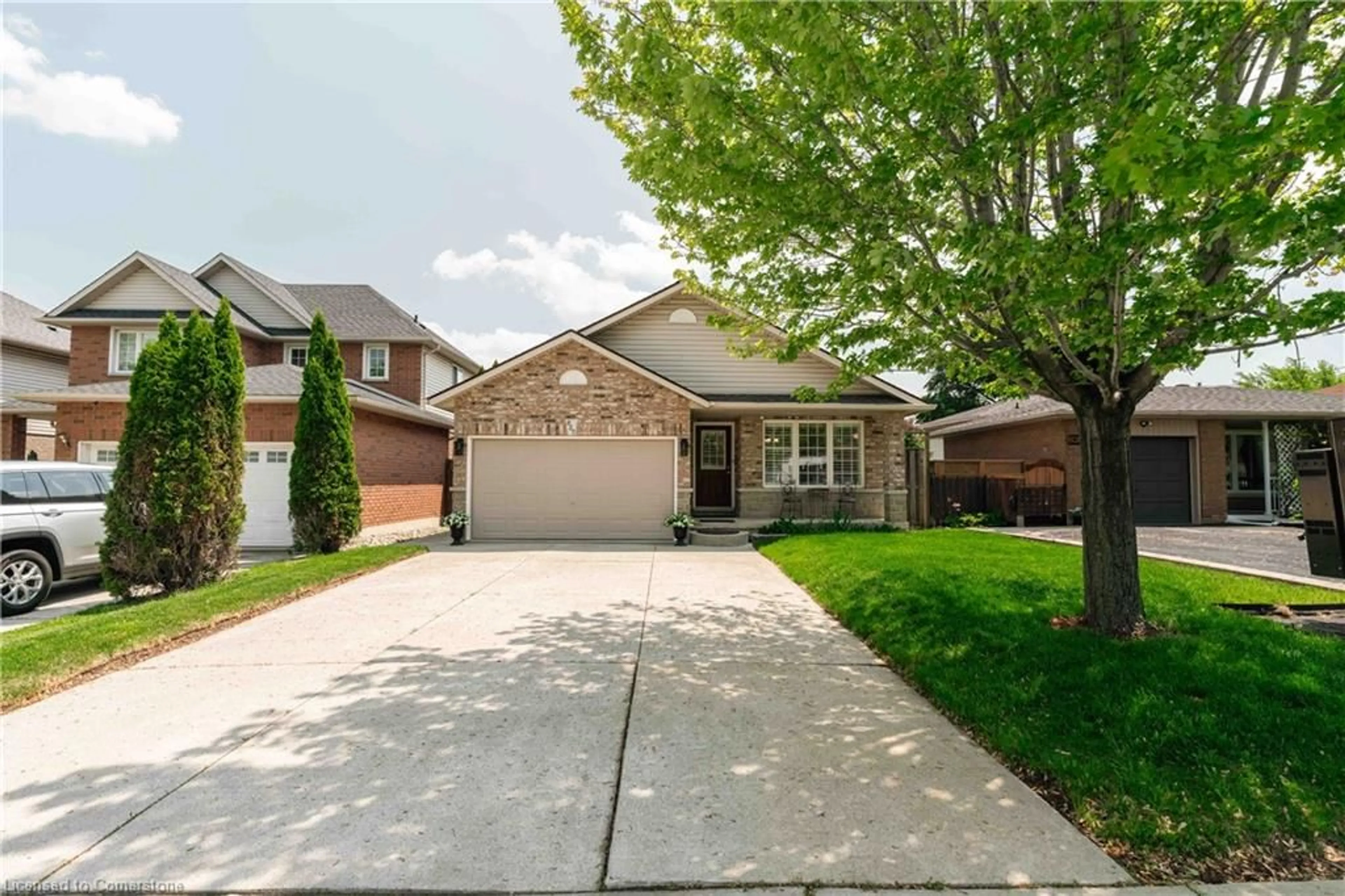 Home with brick exterior material, street for 837 Upper Ottawa St, Hamilton Ontario L8T 3V4
