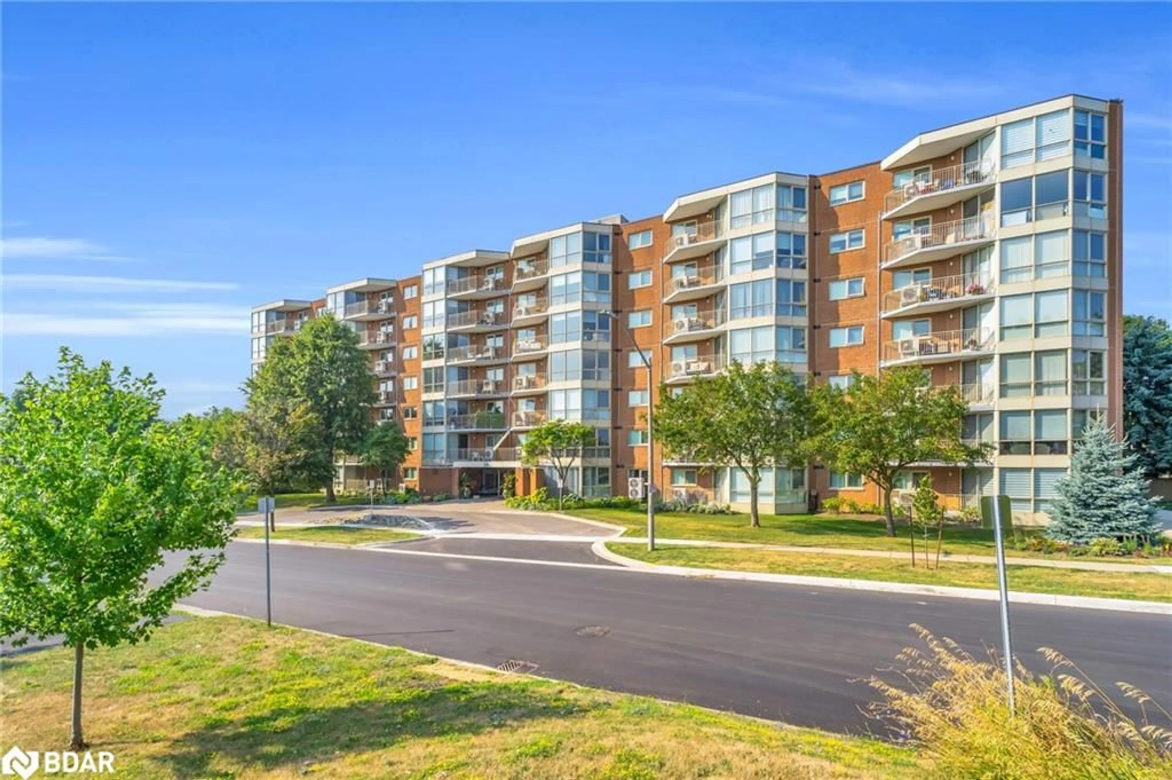 A pic from outside/outdoor area/front of a property/back of a property/a pic from drone, unknown for 26 Hall Rd #110, Georgetown Ontario L7G 5G5