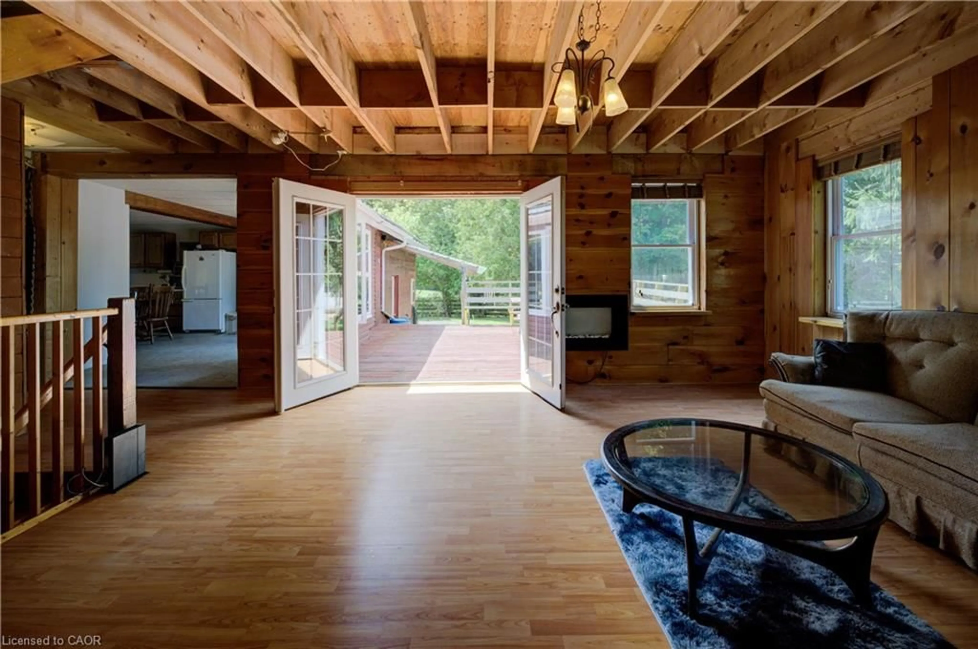 Indoor foyer for 17656 Gregory Dr, Wellburn Ontario N4X 1C6