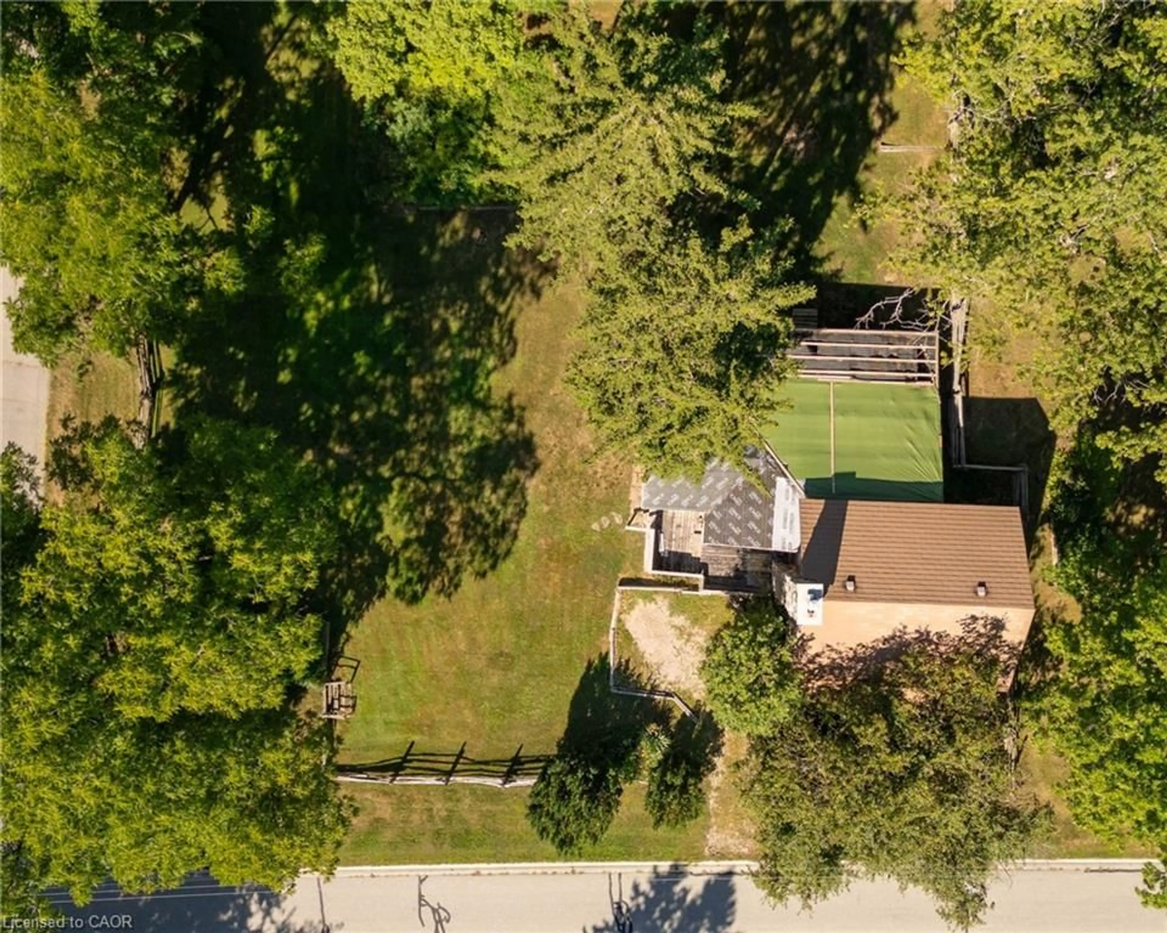 A pic from outside/outdoor area/front of a property/back of a property/a pic from drone, unknown for 5484 King St, Nithburg Ontario N0B 2T0