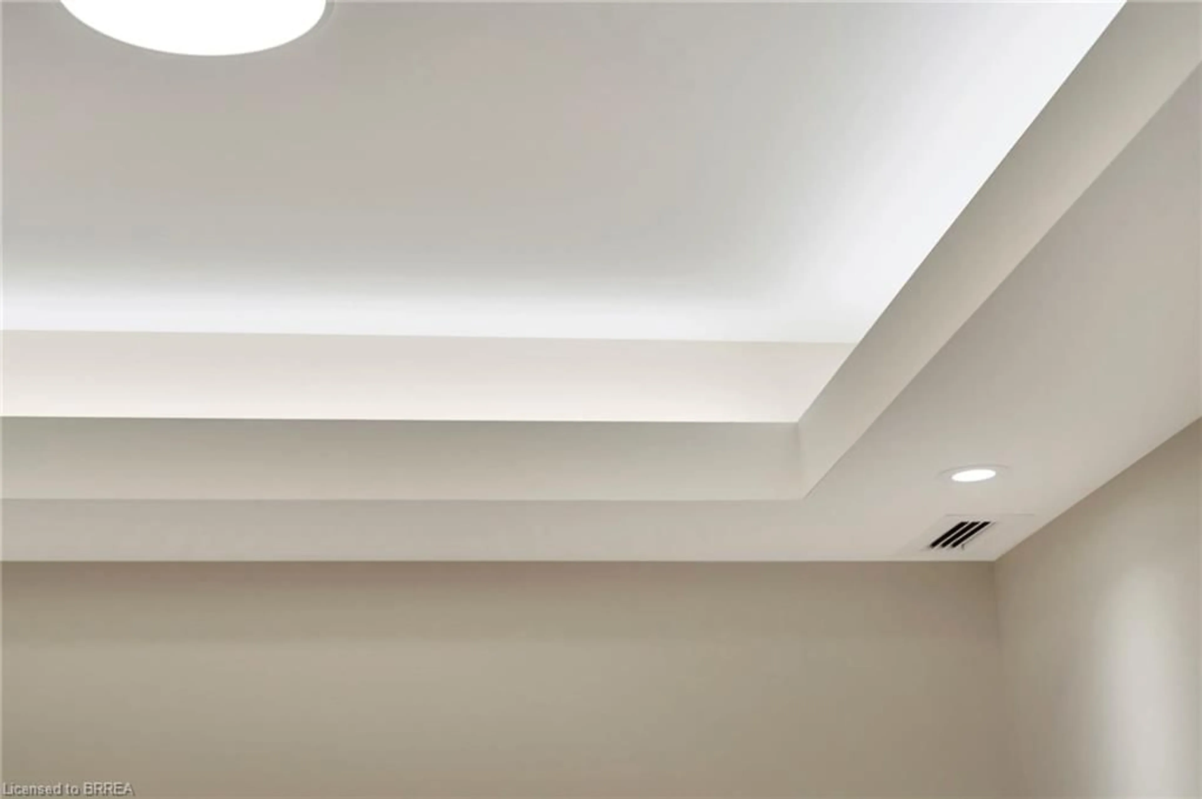 A pic of a room for 7 Grand River St #201, Paris Ontario N3L 2L9