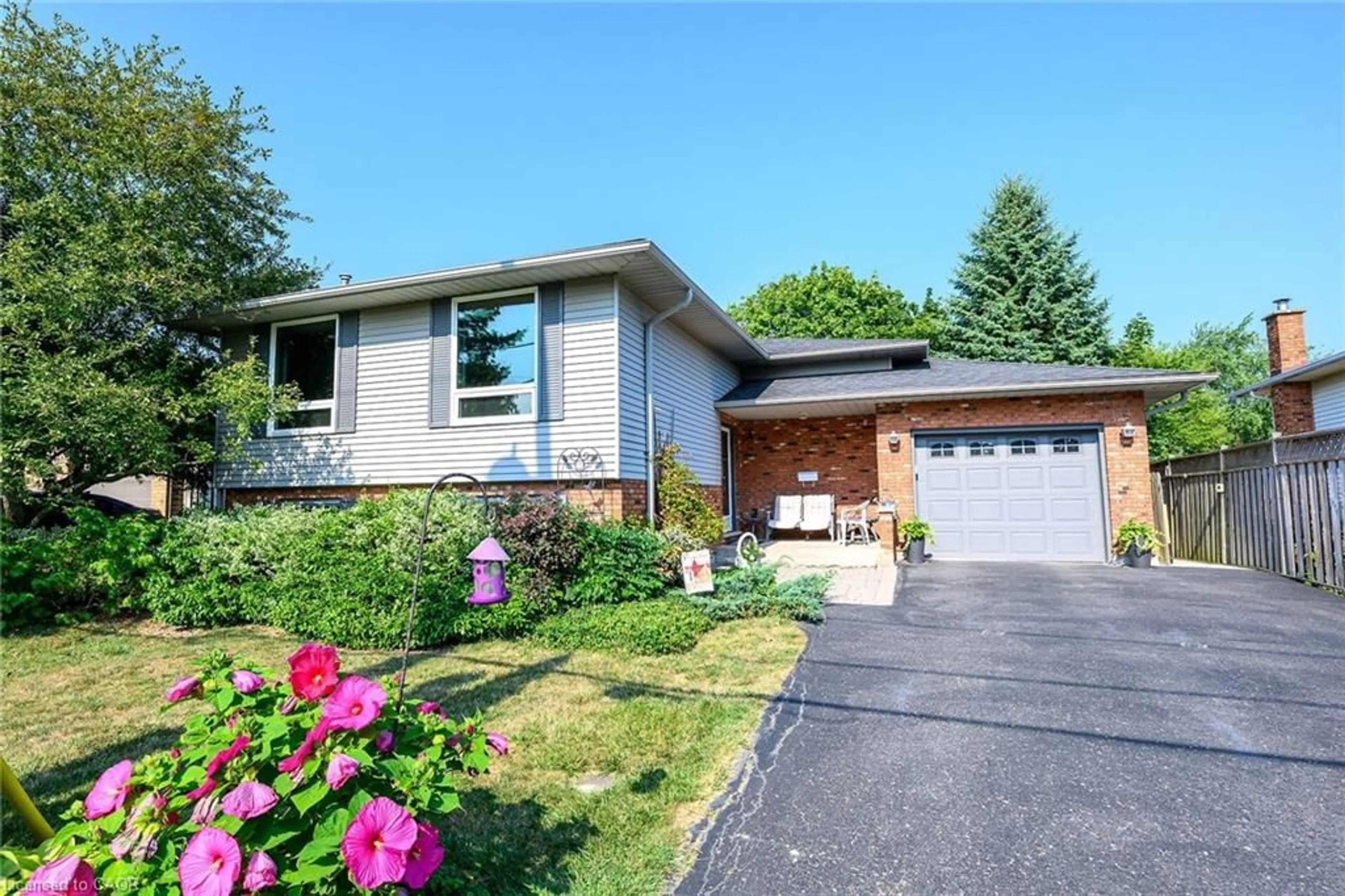 Home with brick exterior material, street for 113 Wade Rd, West Lincoln Ontario L0R 2A0