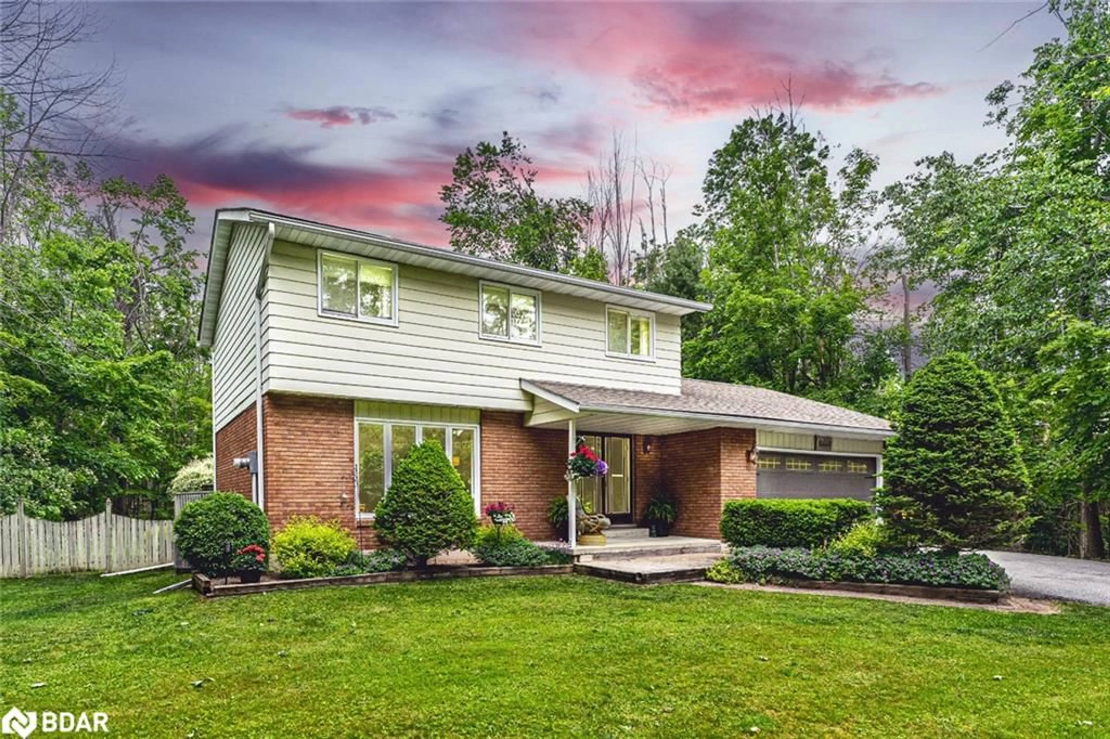 Home with brick exterior material, street for 102 Tudhope Blvd, Oro-Medonte Ontario L0L 1T0