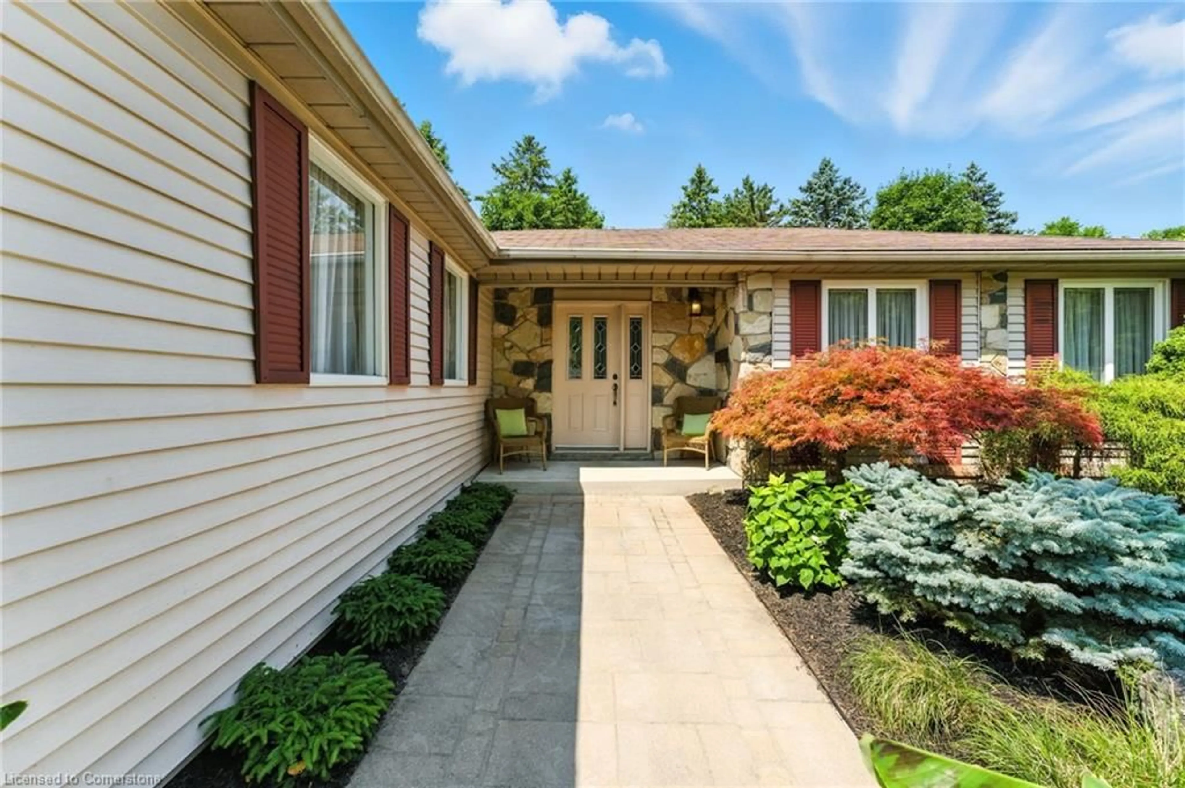 Home with vinyl exterior material, street for 51 Pleasant Ave, Dundas Ontario L9H 3T2