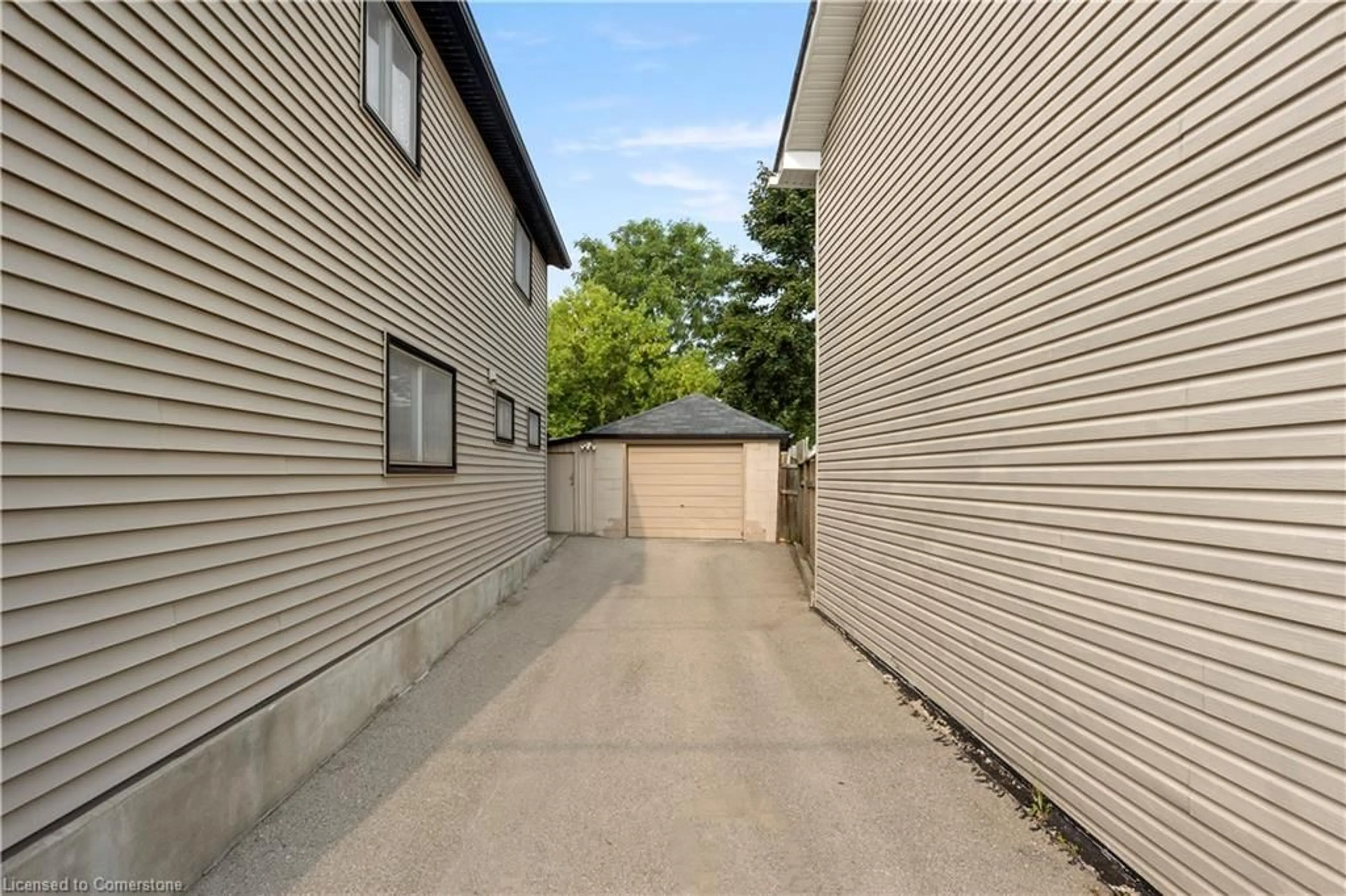 Unknown for 1309 Swan St, Ayr Ontario N0B 1E0