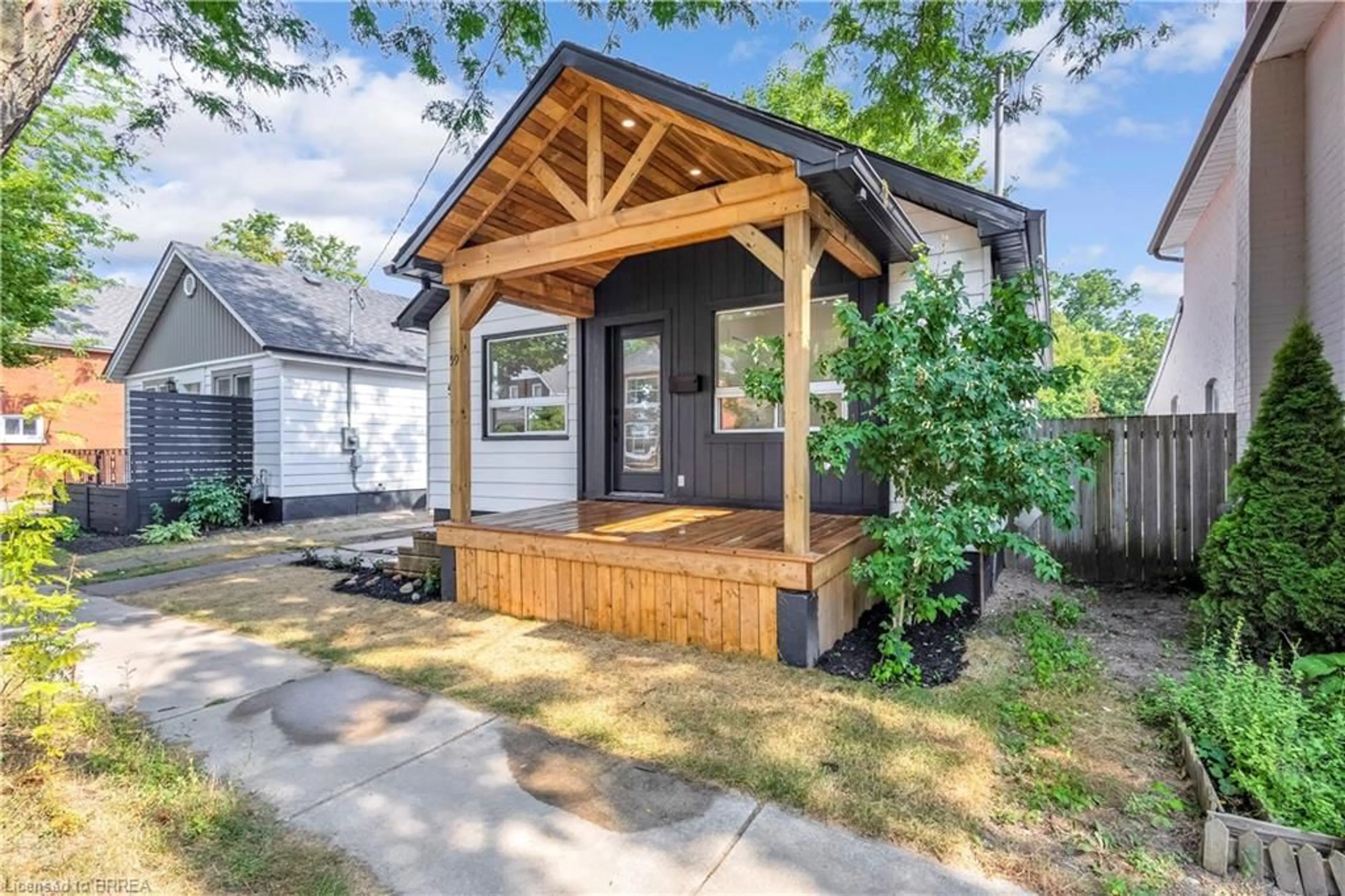 Shed for 59 Eagle Ave, Brantford Ontario N3S 1Z2