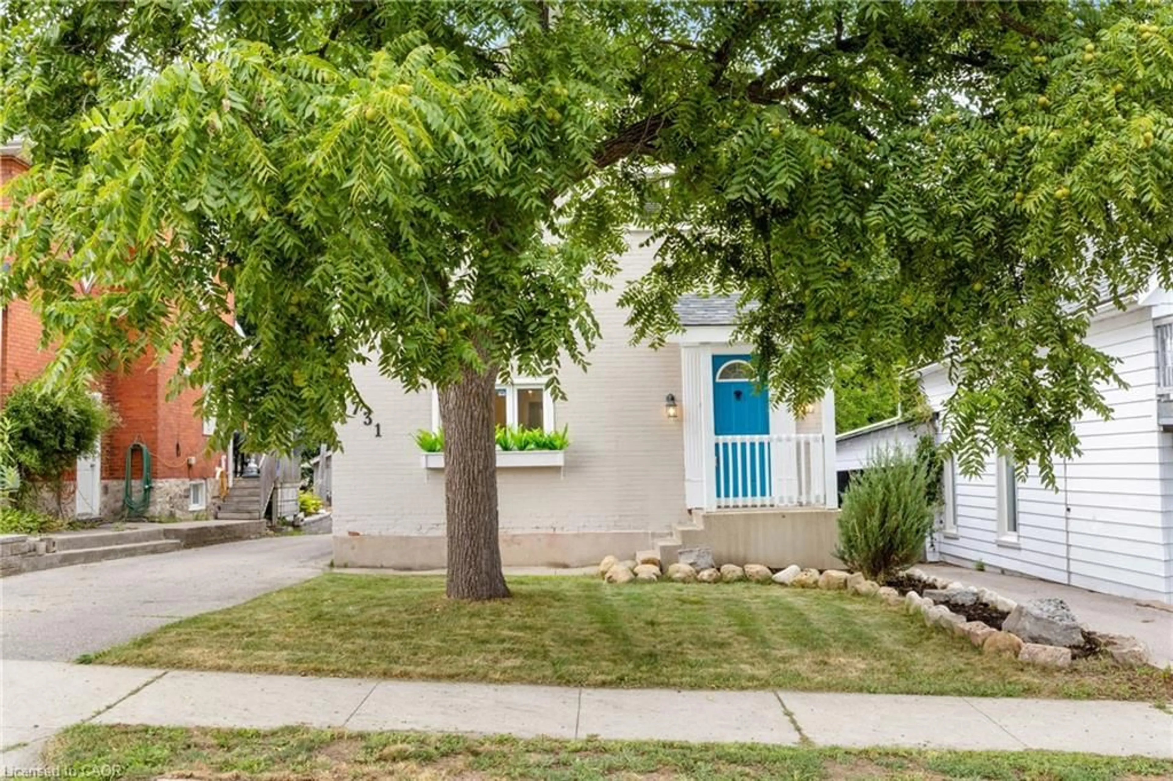 Unknown for 731 William St, Cambridge Ontario N3H 3W8
