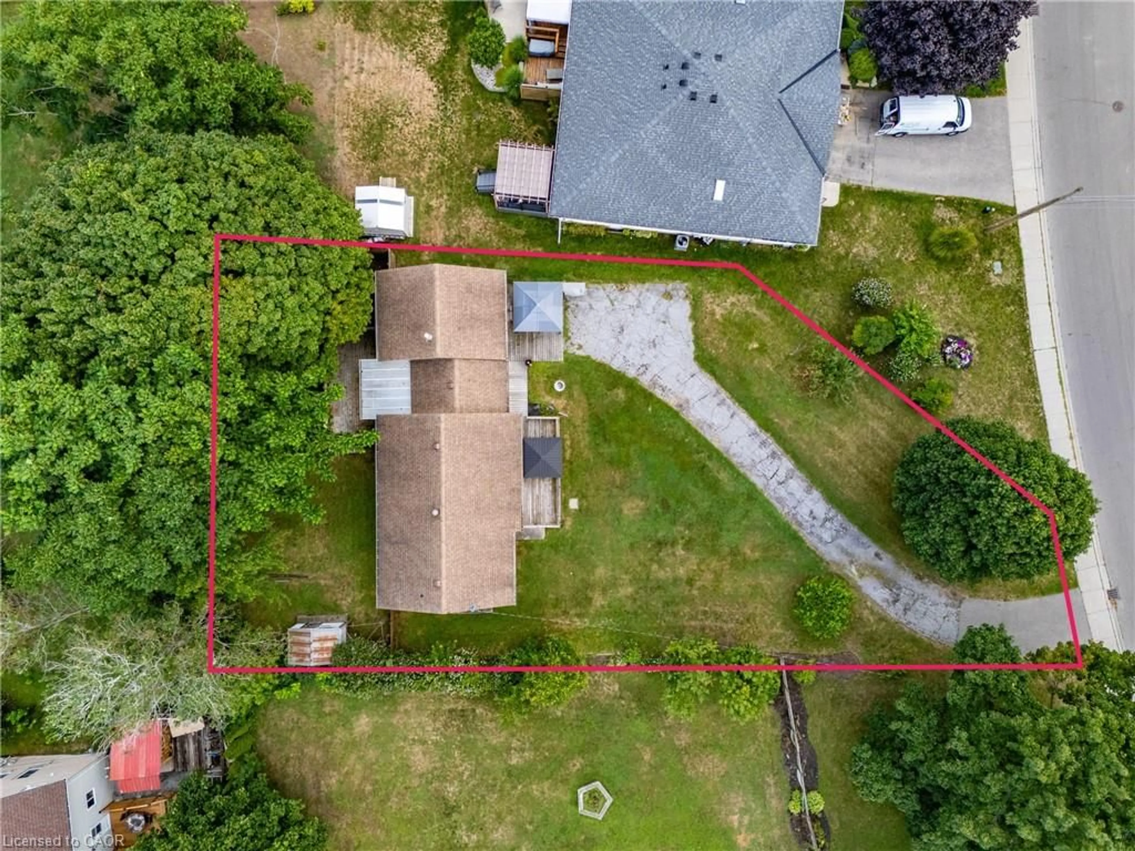 A pic from outside/outdoor area/front of a property/back of a property/a pic from drone, street for 602 St Andrew St, Port Dover Ontario N0A 1N0