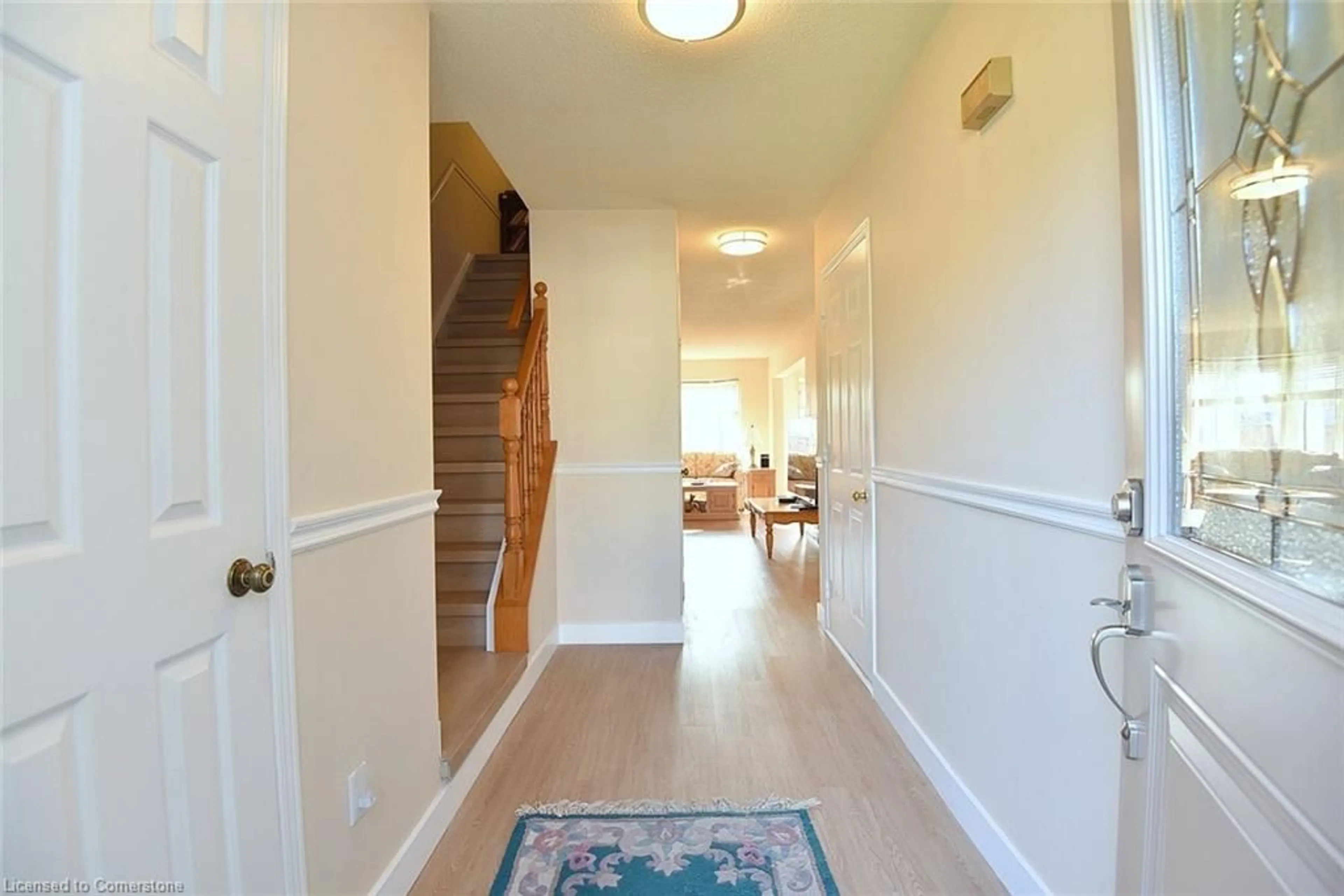 Indoor foyer for 591 Highway 8 #25, Hamilton Ontario L8G 5E7