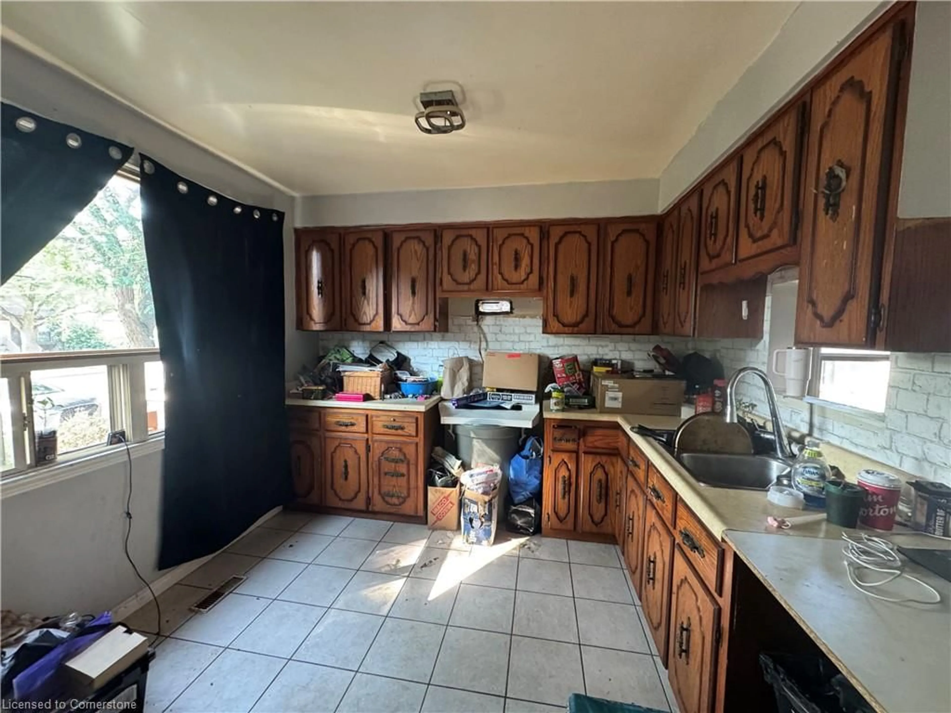 Standard kitchen, unknown for 151 East 21st St, Hamilton Ontario L8V 2T5