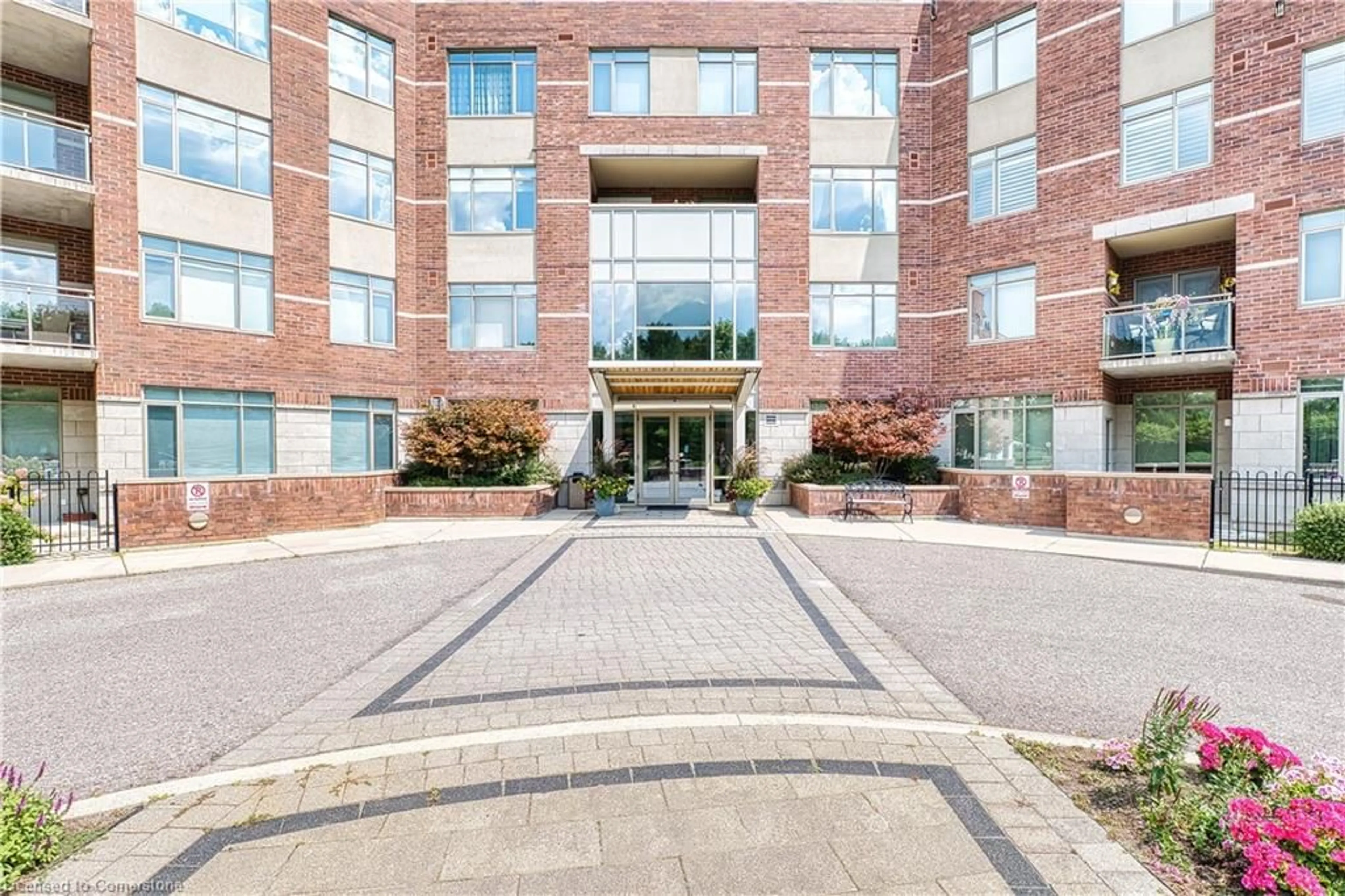 Indoor foyer for 400 Romeo St #105, Stratford Ontario N5A 0A2