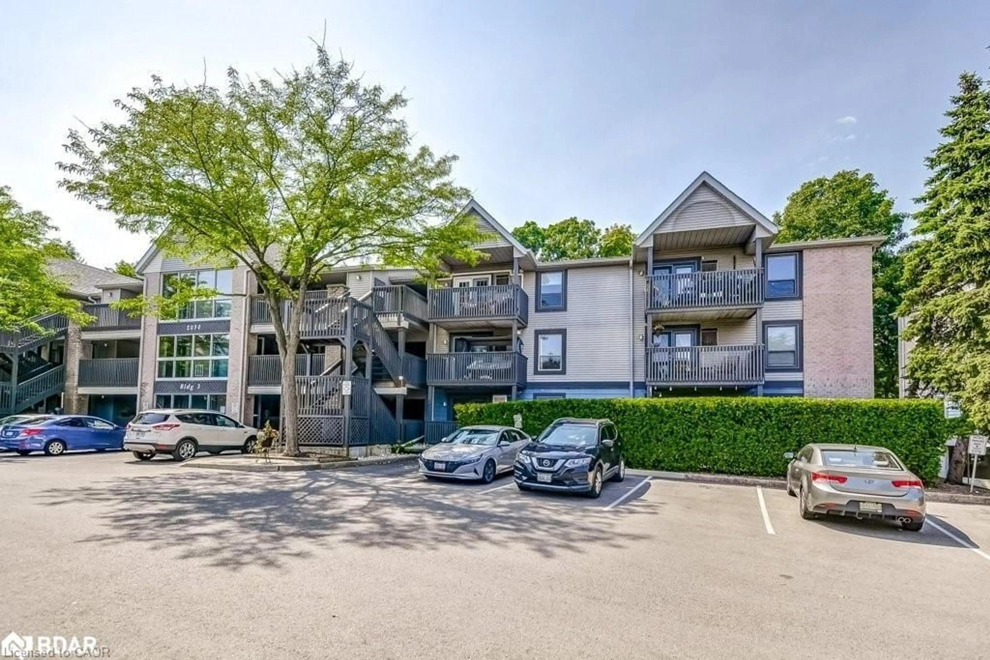 Patio, unknown for 2030 Cleaver Ave #124, Burlington Ontario L7M 4C3