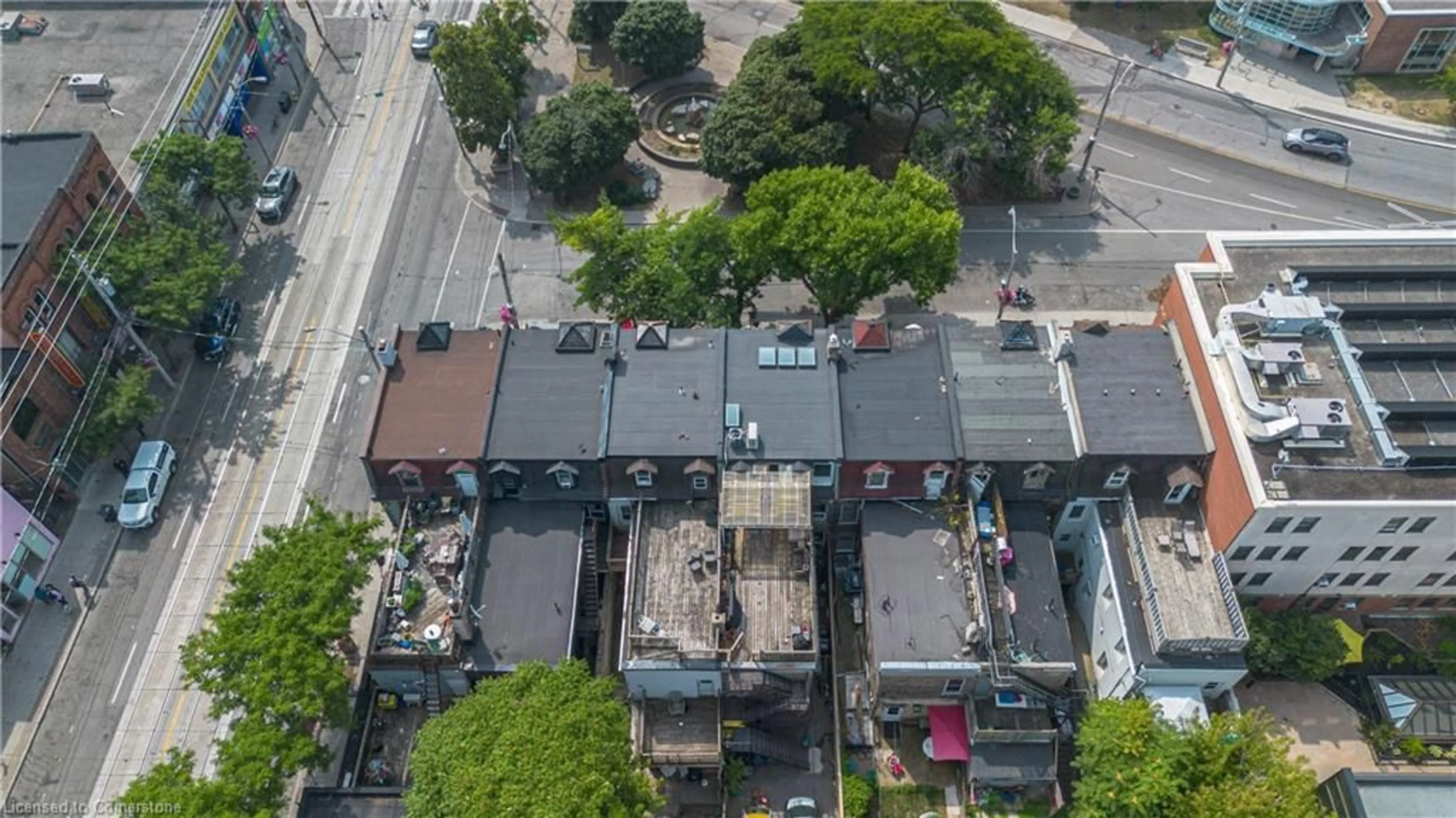 A pic from outside/outdoor area/front of a property/back of a property/a pic from drone, city buildings view from balcony for 290 Gerrard St, Toronto Ontario M5A 2G4