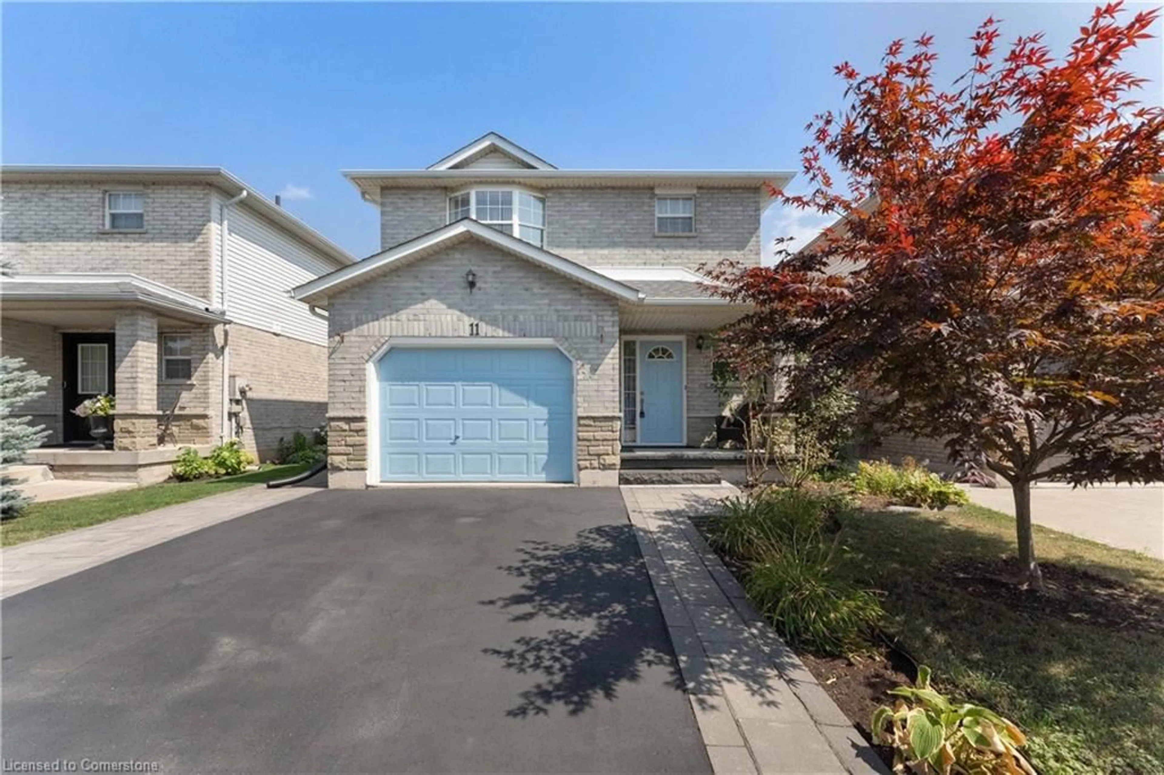 Home with vinyl exterior material, street for 11 Willowridge Way, Stoney Creek Ontario L8J 3Y8