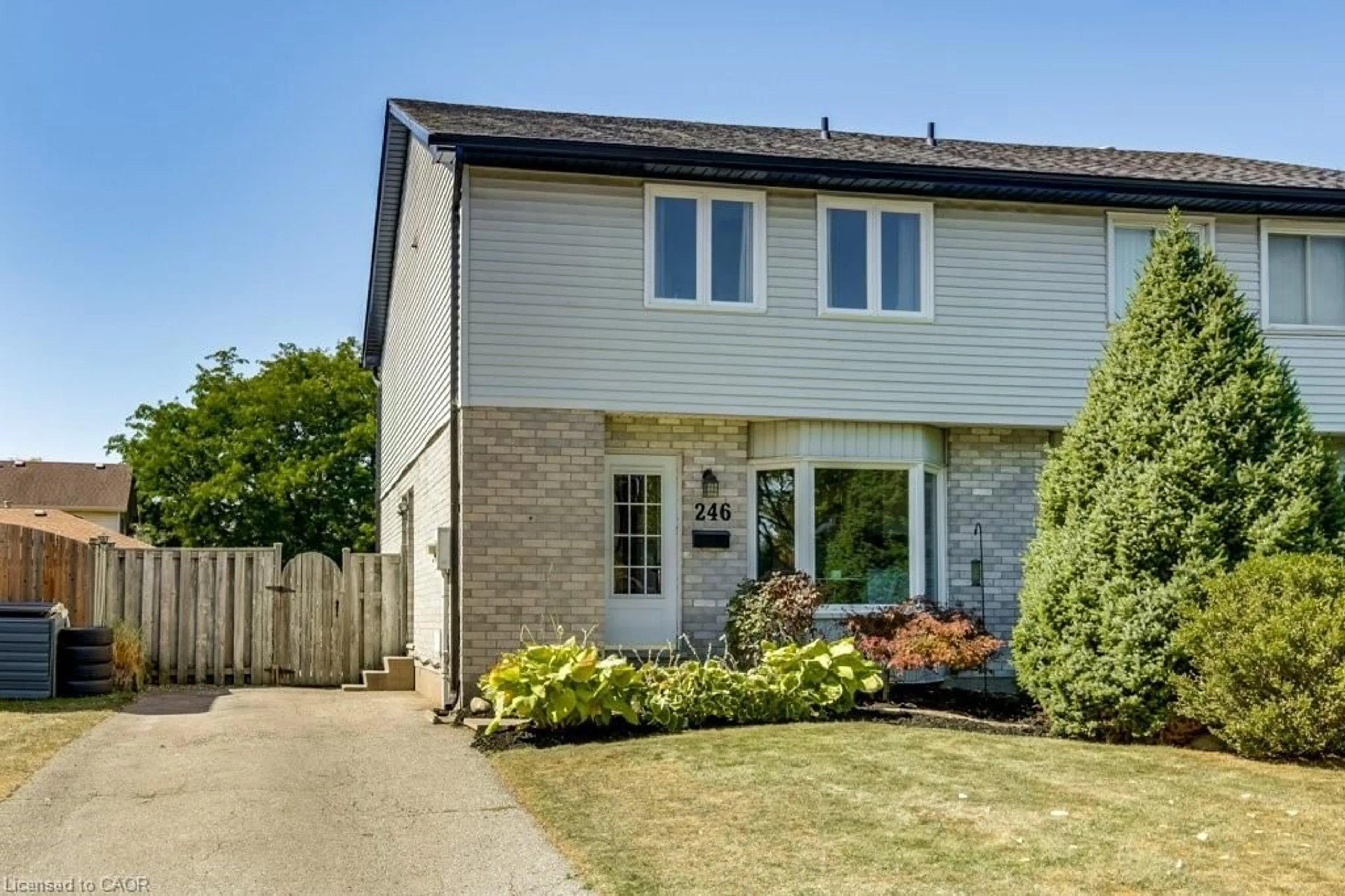 A pic from outside/outdoor area/front of a property/back of a property/a pic from drone, street for 246 Martinet Ave, London Ontario N5V 4B2