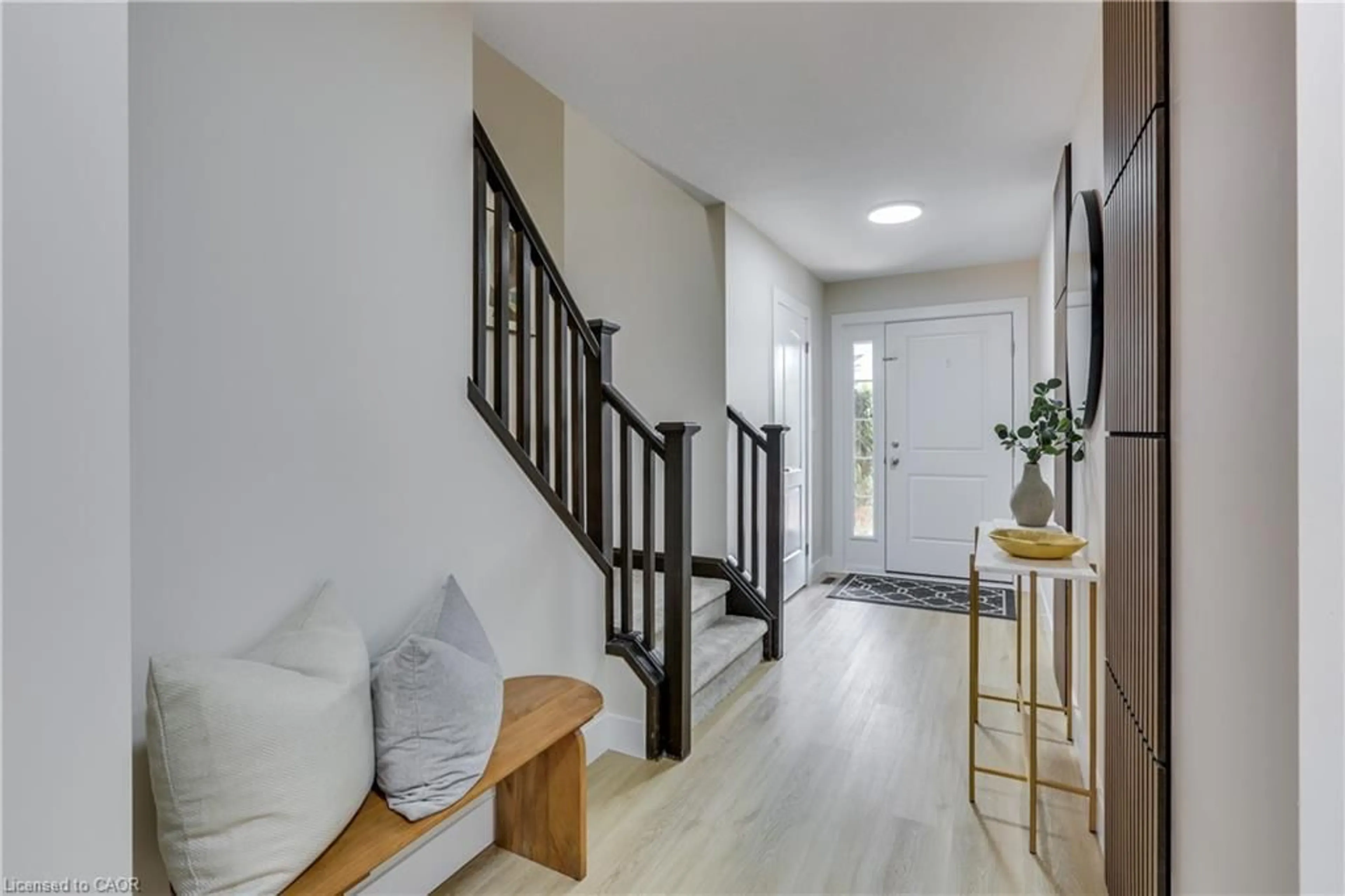 Indoor entryway for 1851 Reilly Walk, London Ontario N5X 0C8