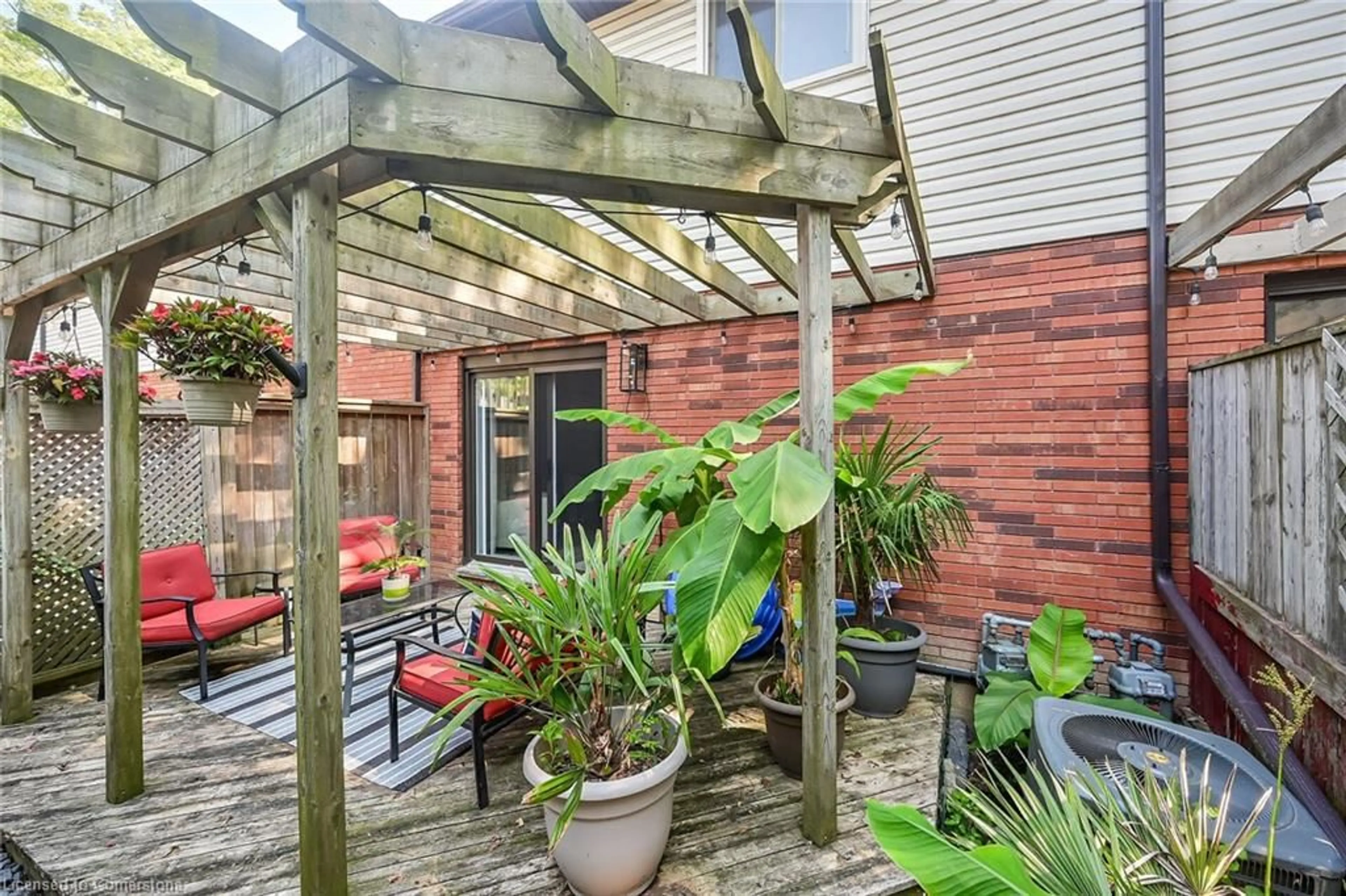 Patio, street for 54 Argyle St #2, Caledonia Ontario N3W 1H9
