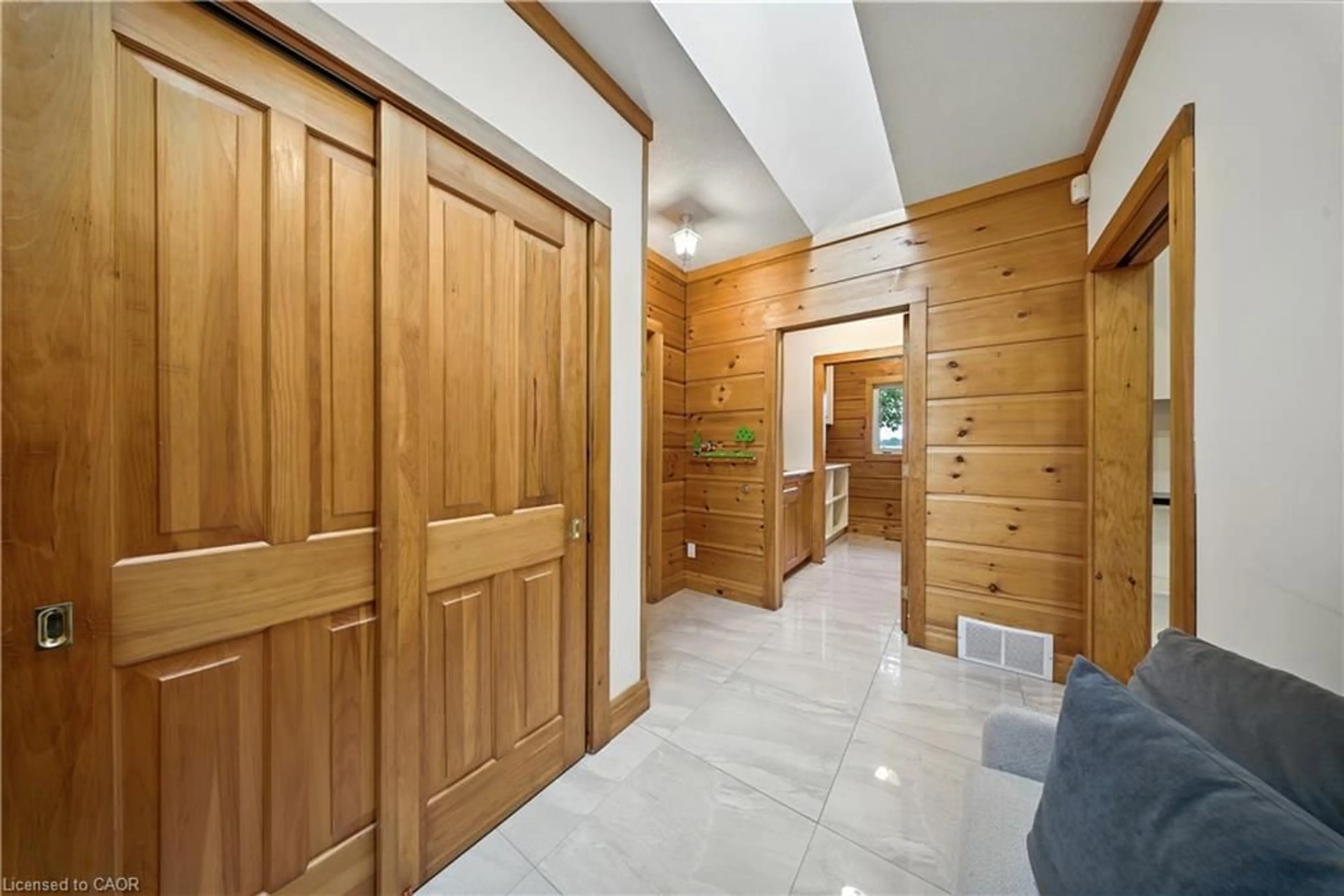 Indoor foyer for 5929 Perth Rd 178, North Perth Ontario N0G 2P0