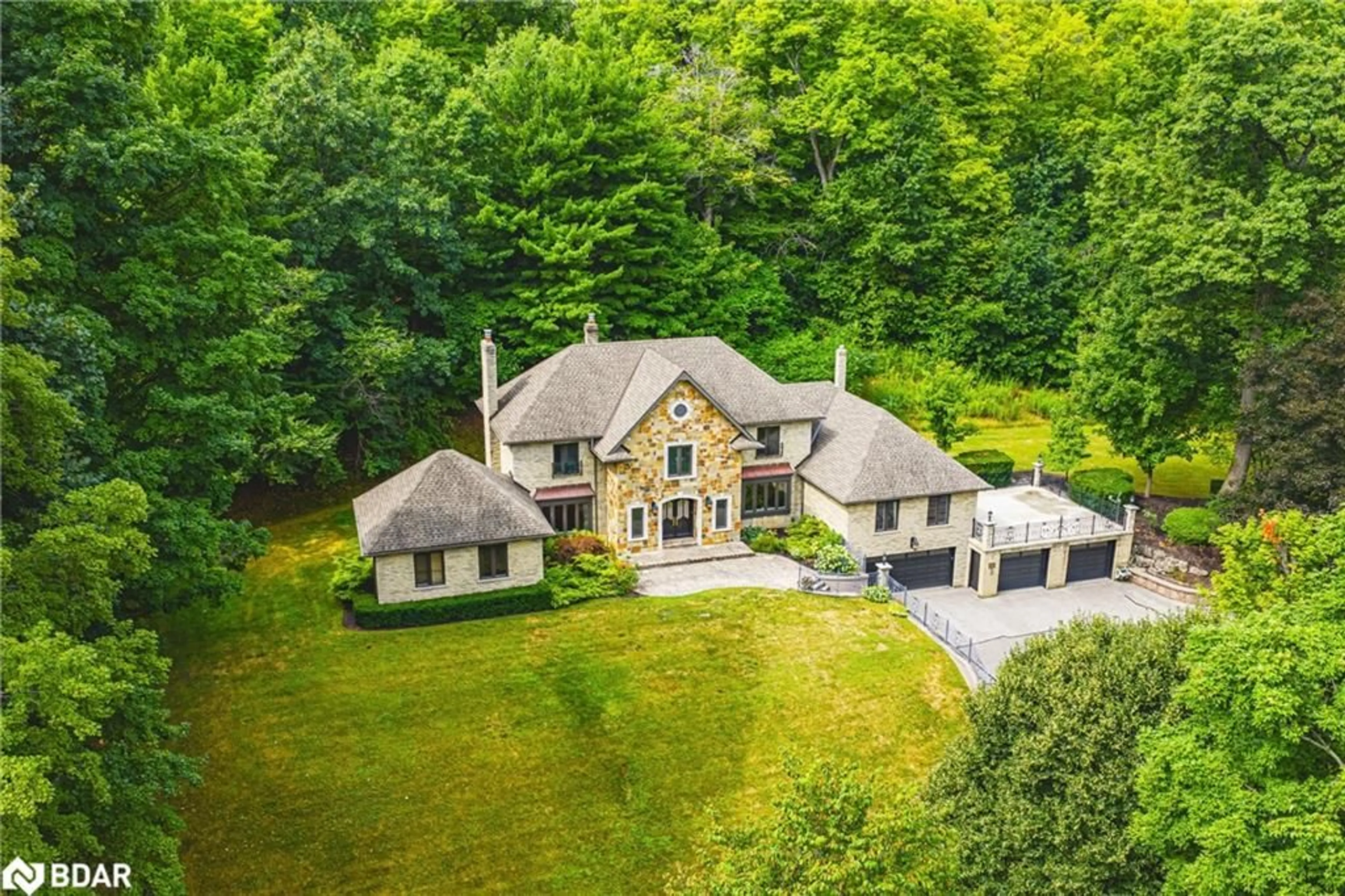 A pic from outside/outdoor area/front of a property/back of a property/a pic from drone, unknown for 7644 Tremaine Rd, Milton Ontario L9T 2Y1