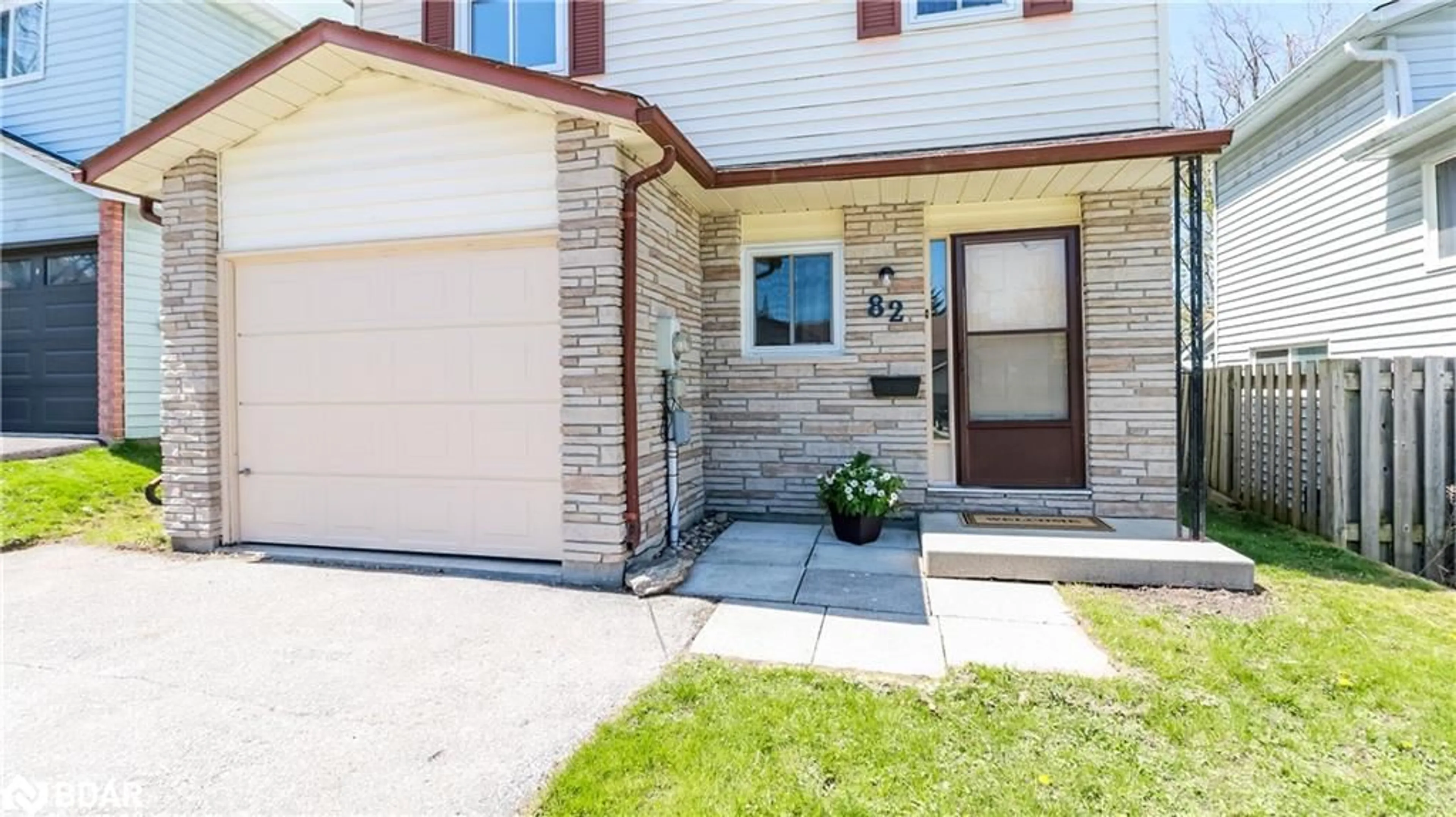 Unknown for 82 Melinda Cres, Barrie Ontario L4N 5G6