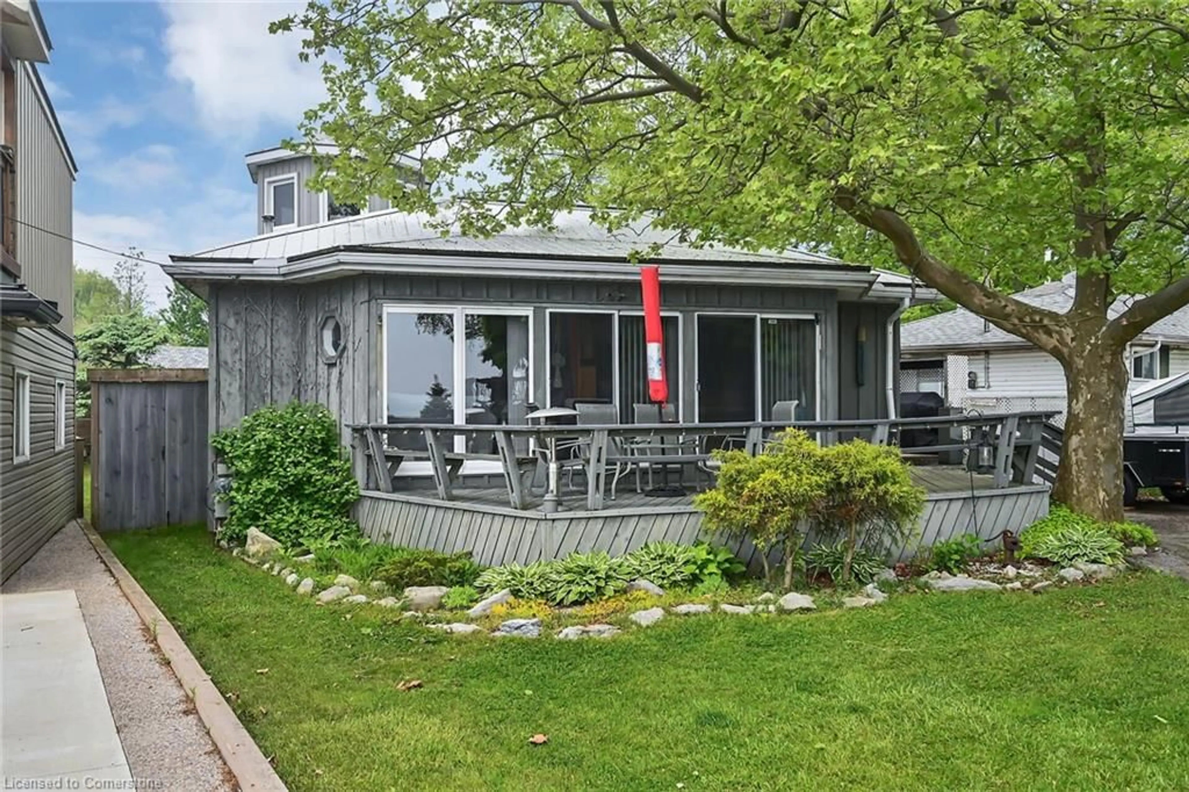 Patio, street for 271 Blue Water Pky, Selkirk Ontario N0A 1P0