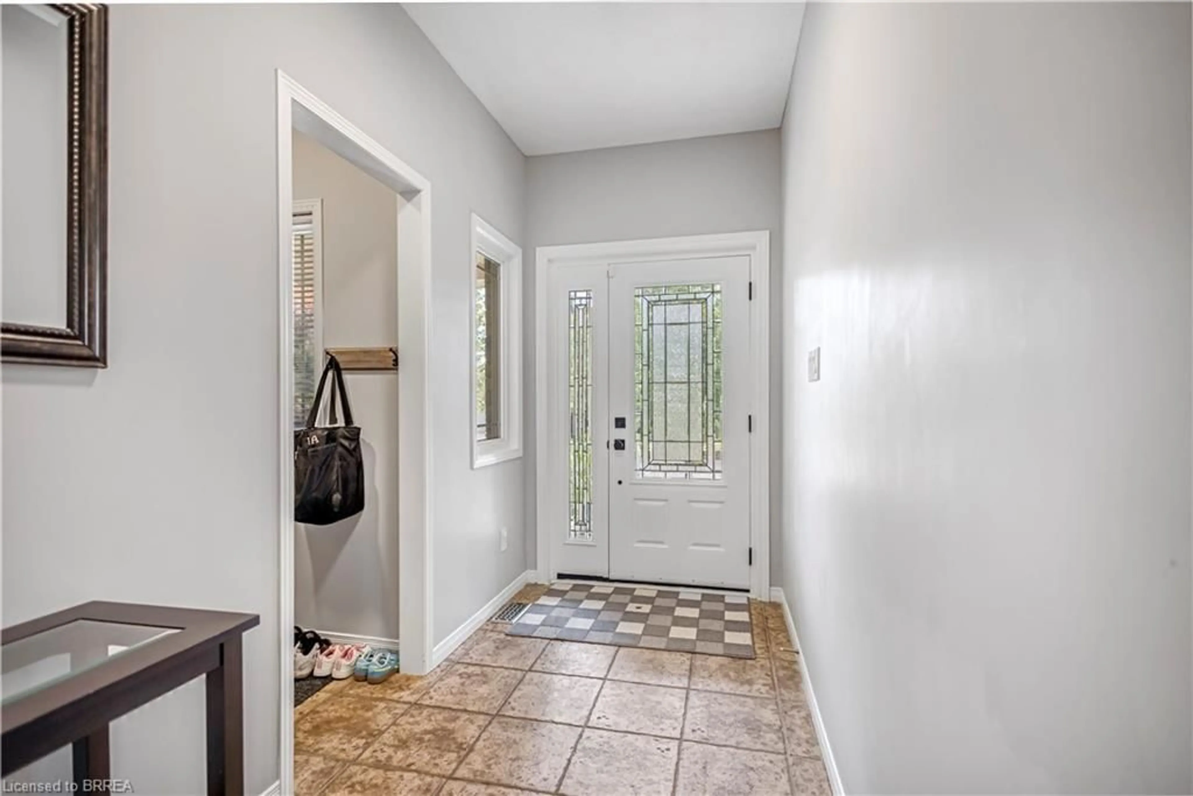 Indoor entryway for 36 Mcqueen Dr, Paris Ontario N3L 0A5