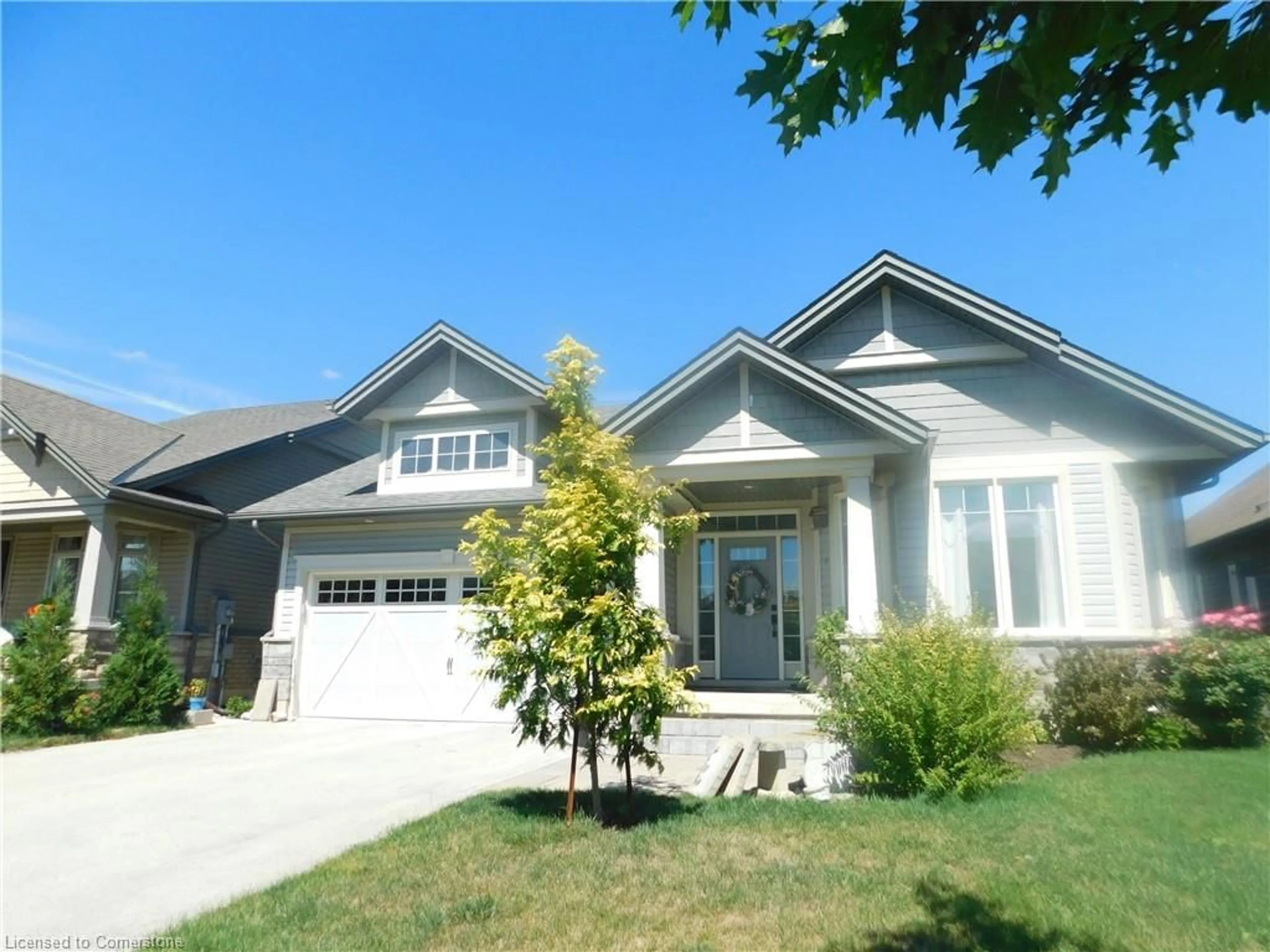 Home with vinyl exterior material, street for 17 Manorwood Dr, Smithville Ontario L0R 2A0