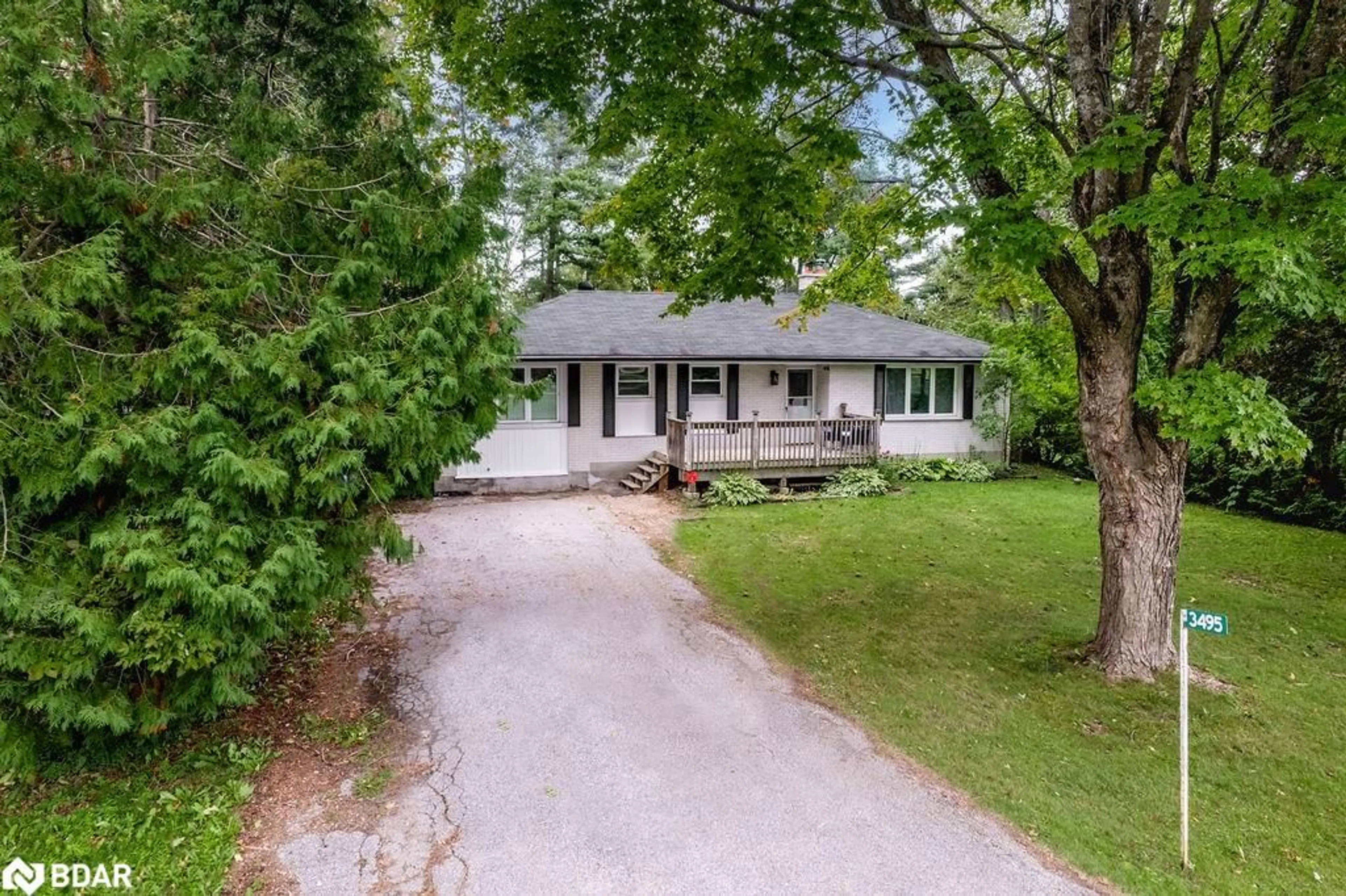 A pic from outside/outdoor area/front of a property/back of a property/a pic from drone, street for 3495 Brennan Line, Severn Ontario L3V 6H3