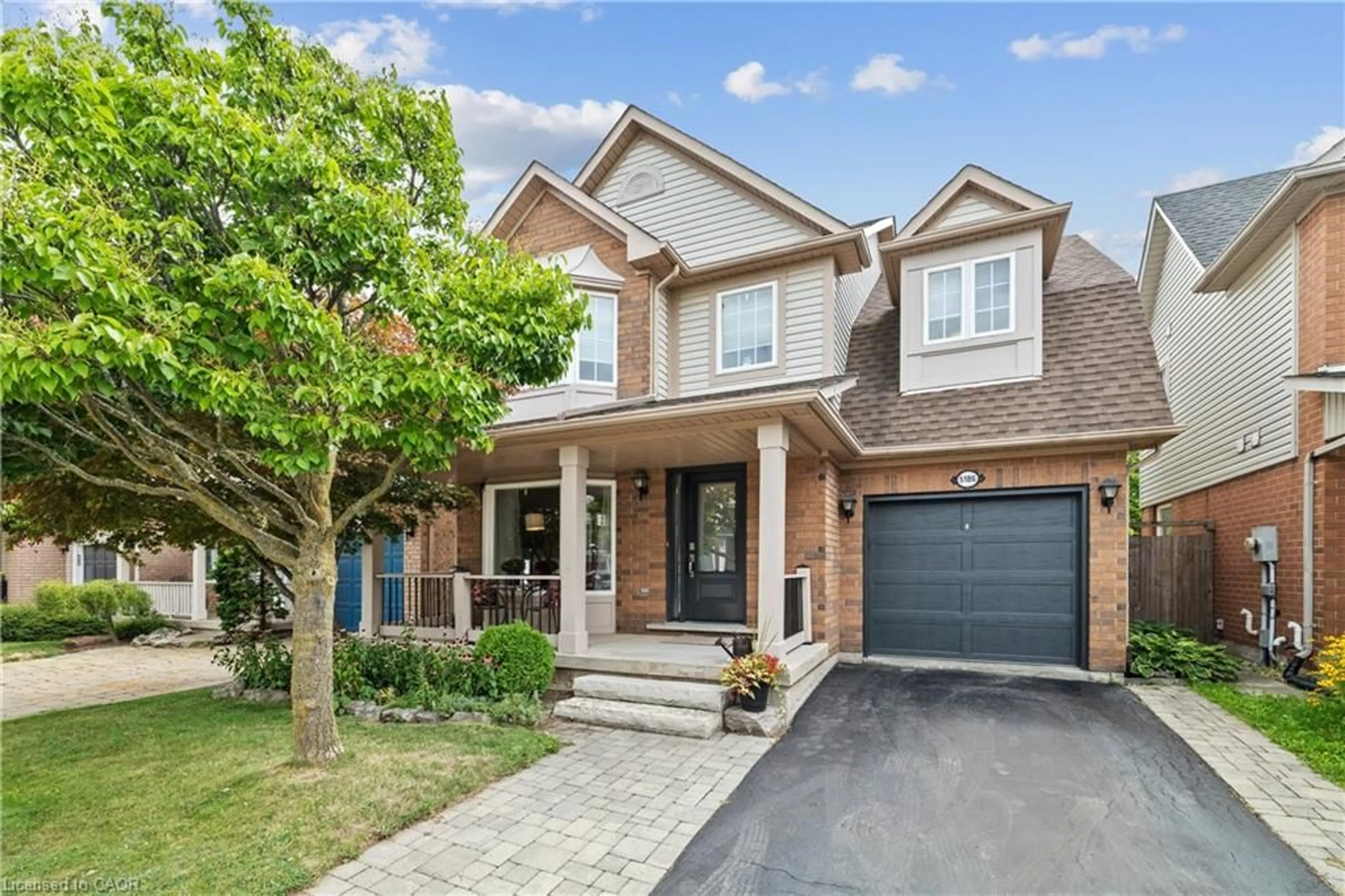 Home with brick exterior material, street for 5186 Ravine Cres, Burlington Ontario L7L 6N2