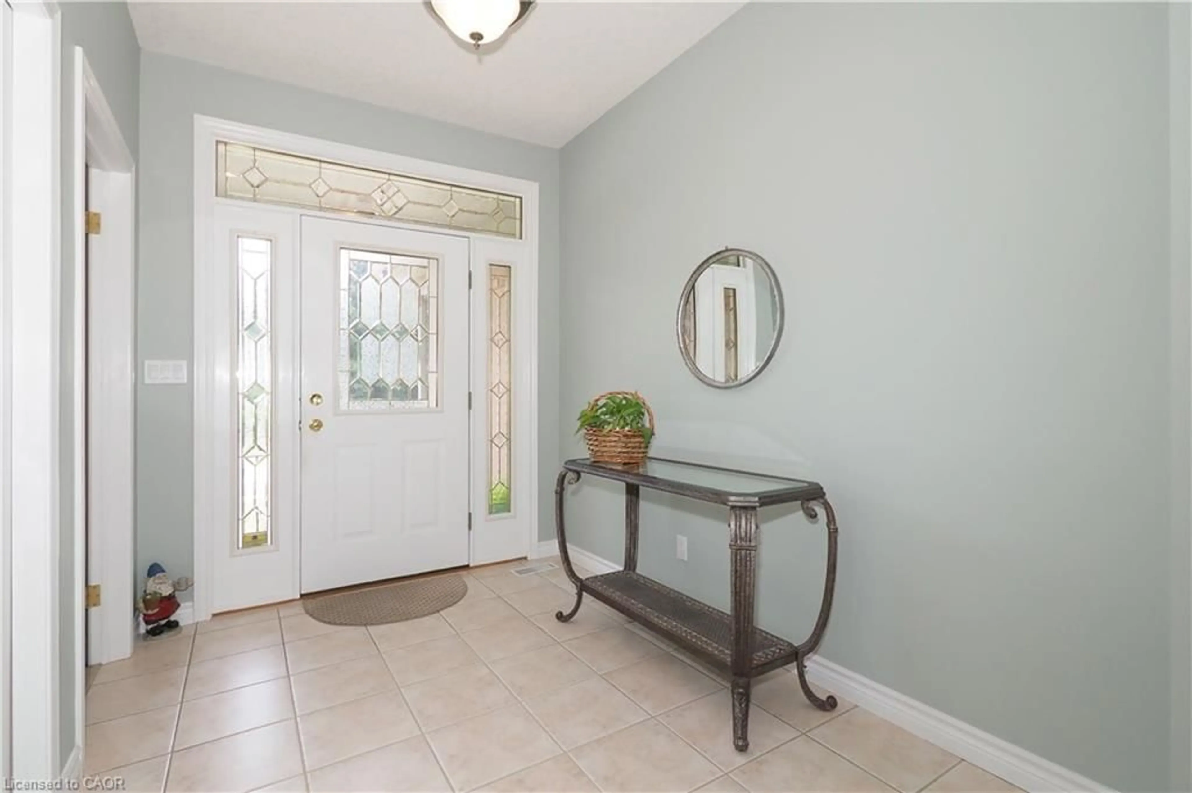 Indoor entryway for 212 The Lions Gate, Waterloo Ontario N2L 6M5