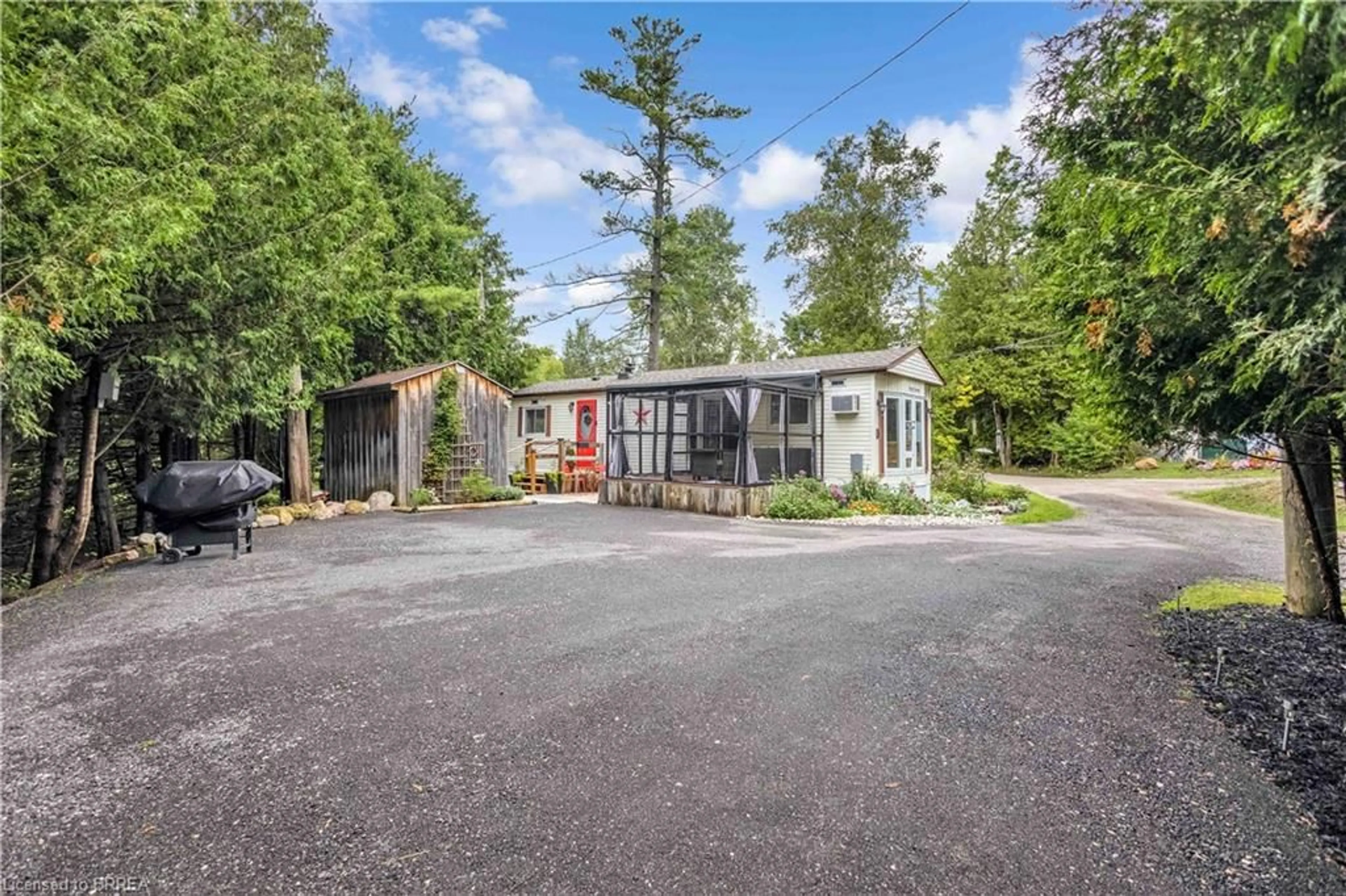 Patio, unknown for 1085 10th Concession Rd #7, Puslinch Ontario N0B 2J0