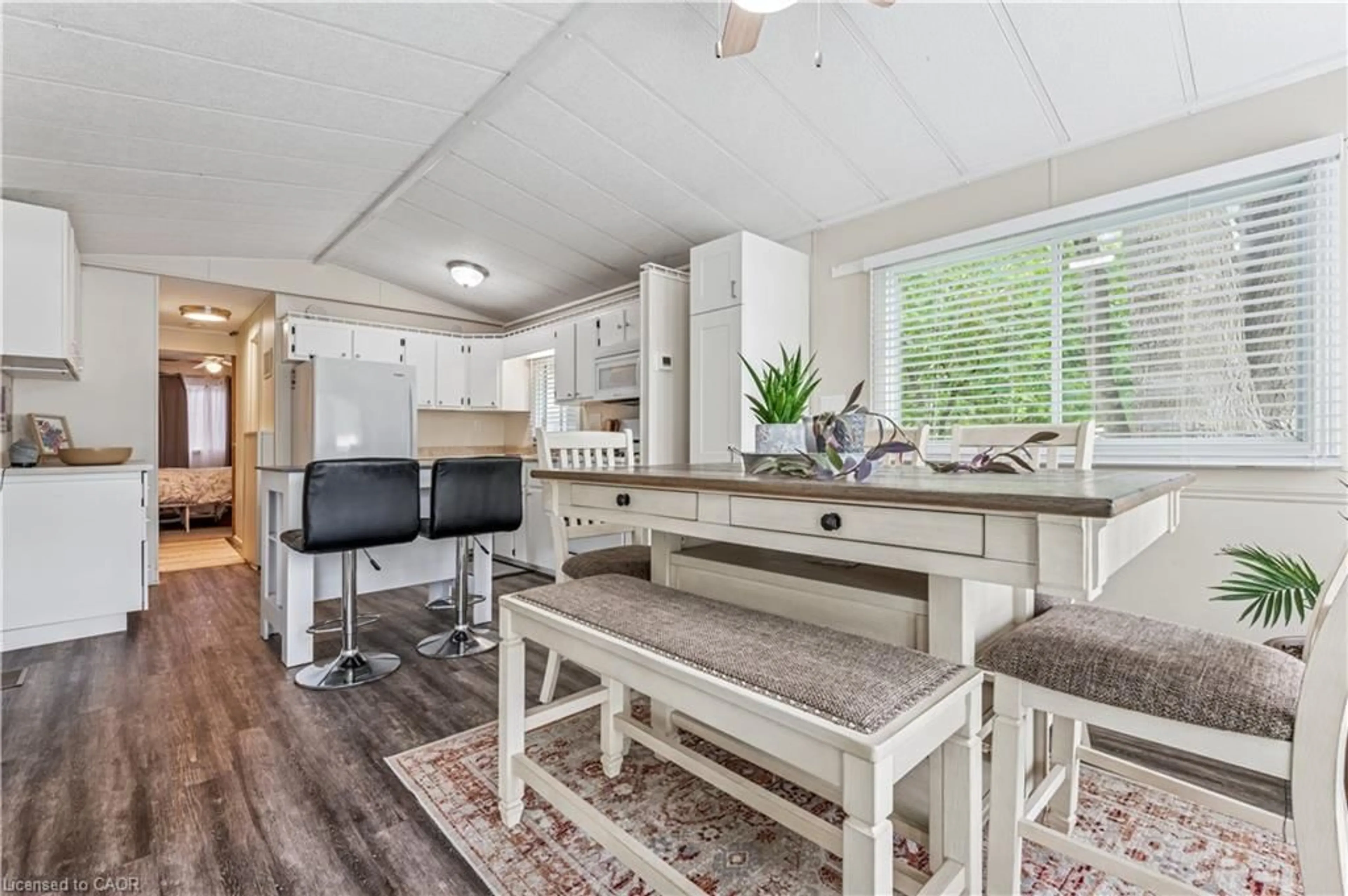 Open concept kitchen, unknown for 580 Beaver Creek Rd #32, Waterloo Ontario N2J 3Z4