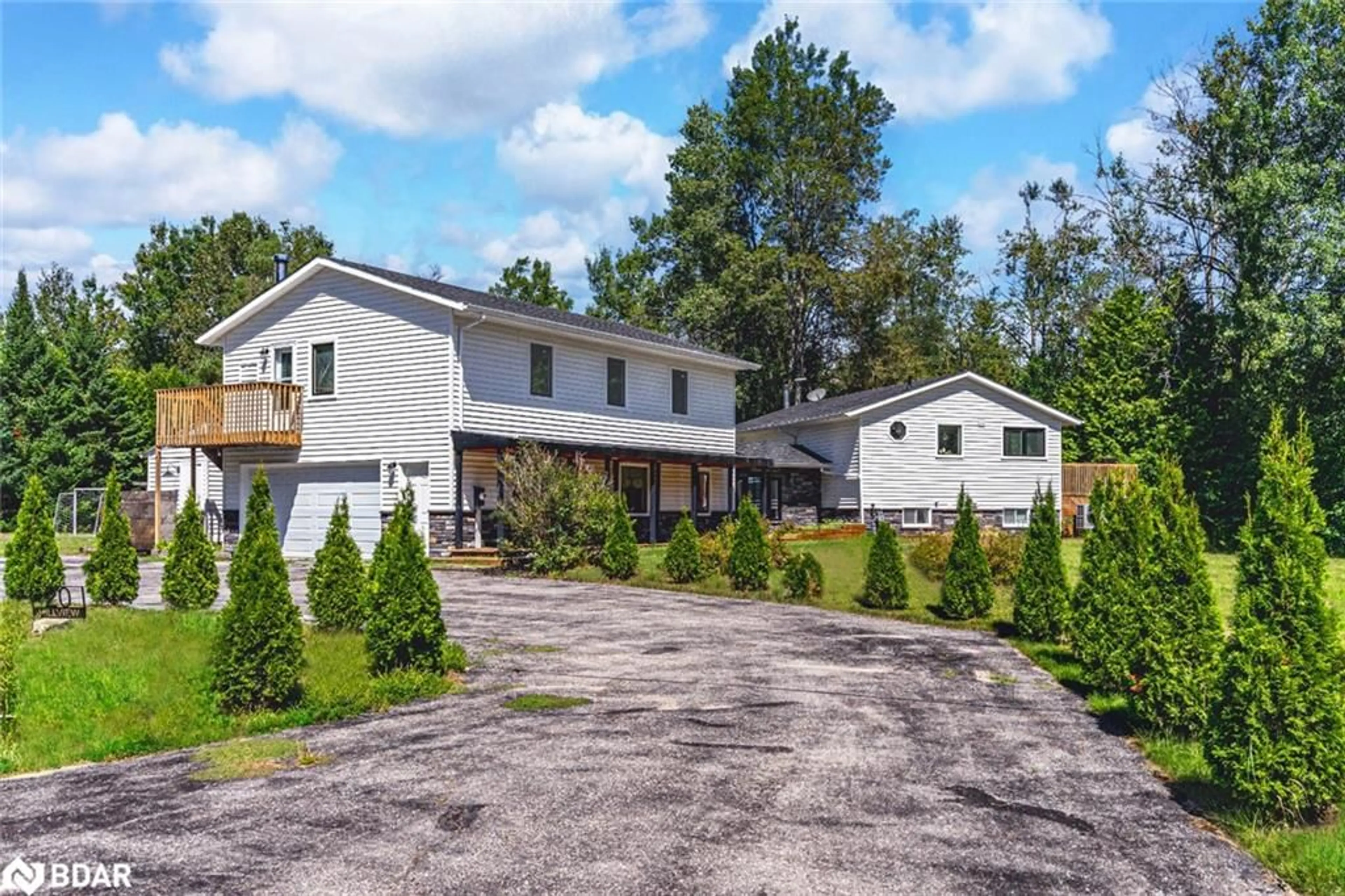 A pic from outside/outdoor area/front of a property/back of a property/a pic from drone, unknown for 20 Hillview Cres, Midhurst Ontario L9X 1N4
