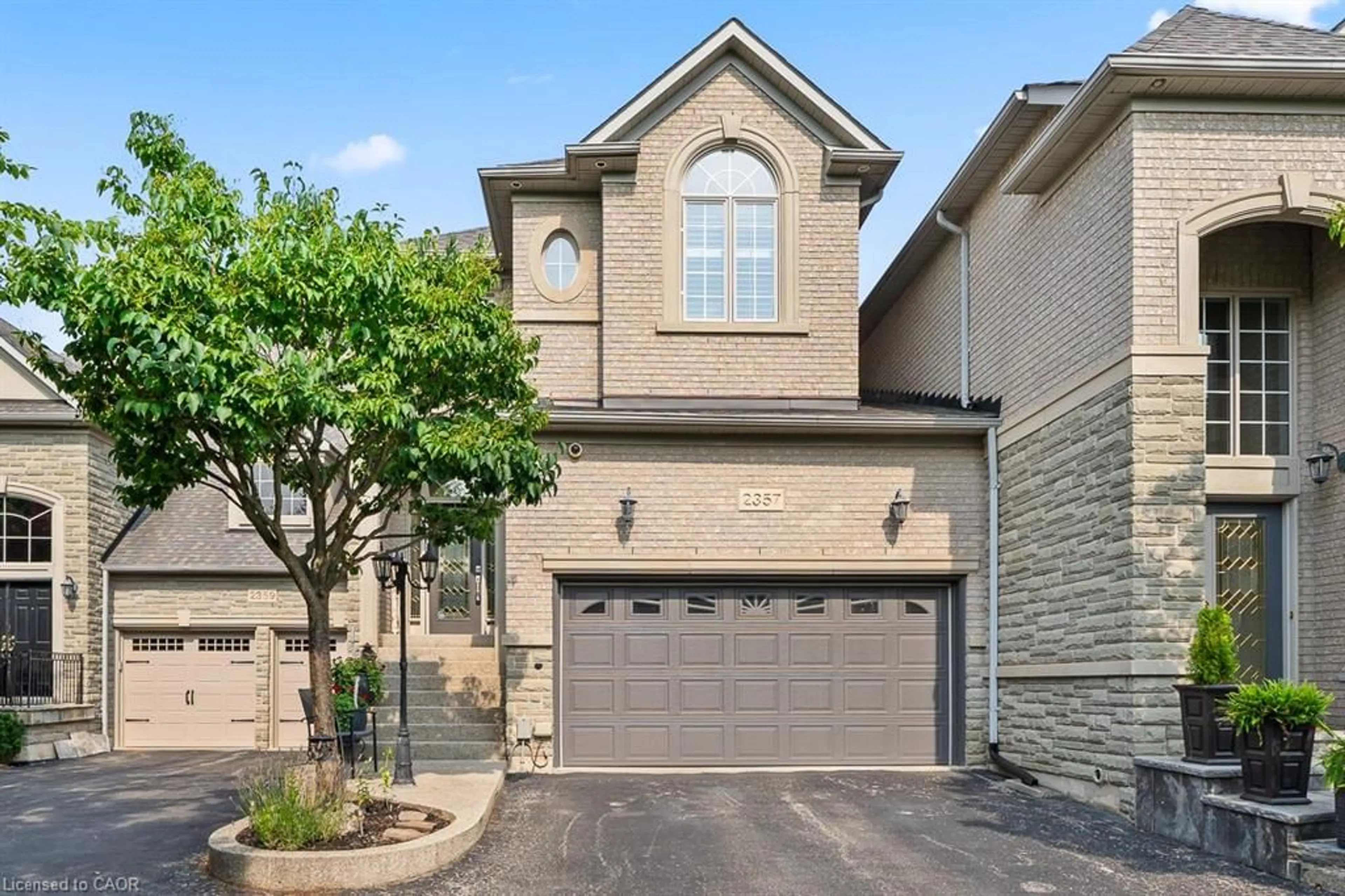 Home with brick exterior material, street for 2357 Woodfield Rd, Oakville Ontario L6H 6Y6