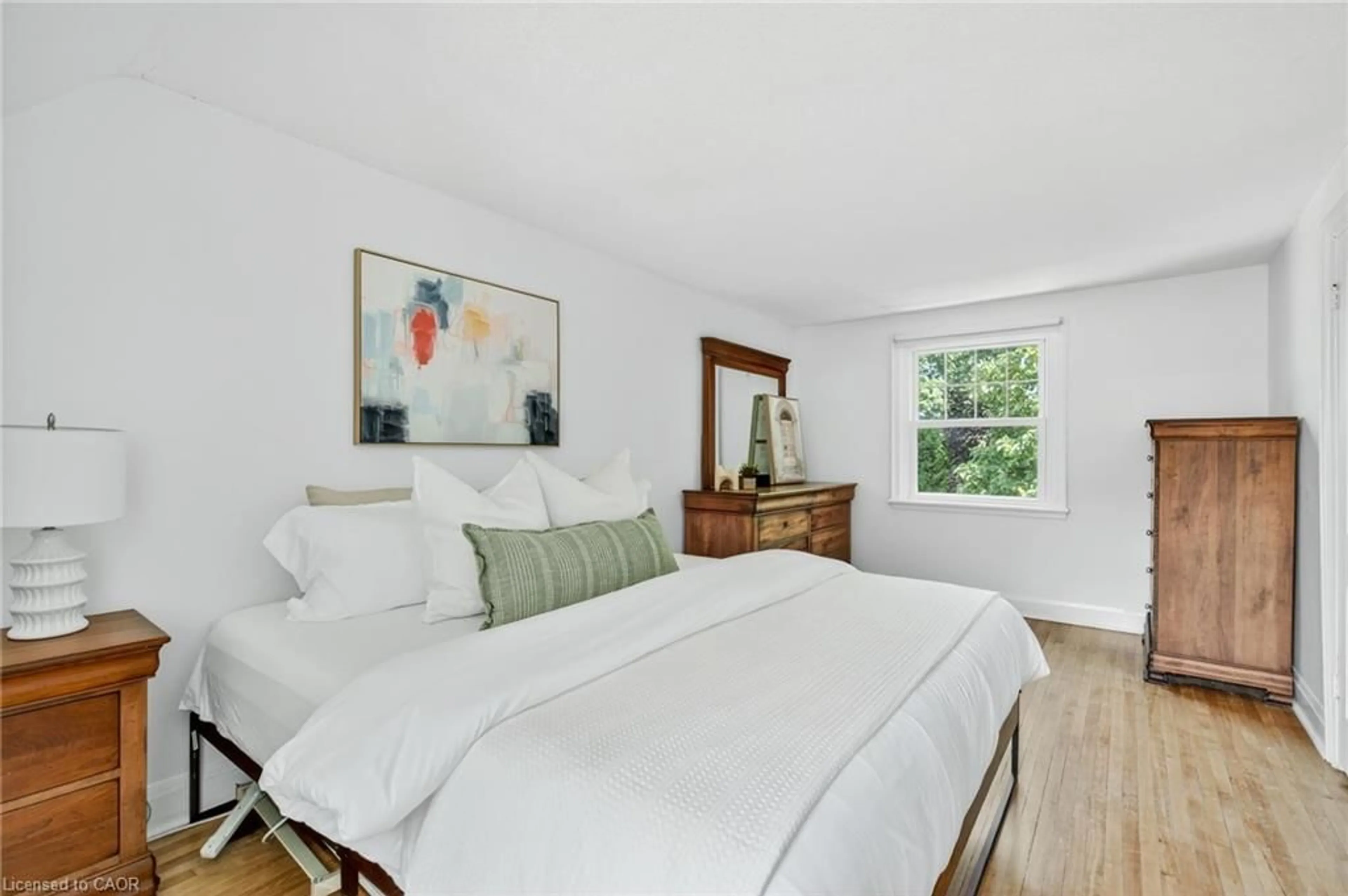 Bedroom with bed, unknown for 131 Rosedale Ave, Hamilton Ontario L8K 4N3