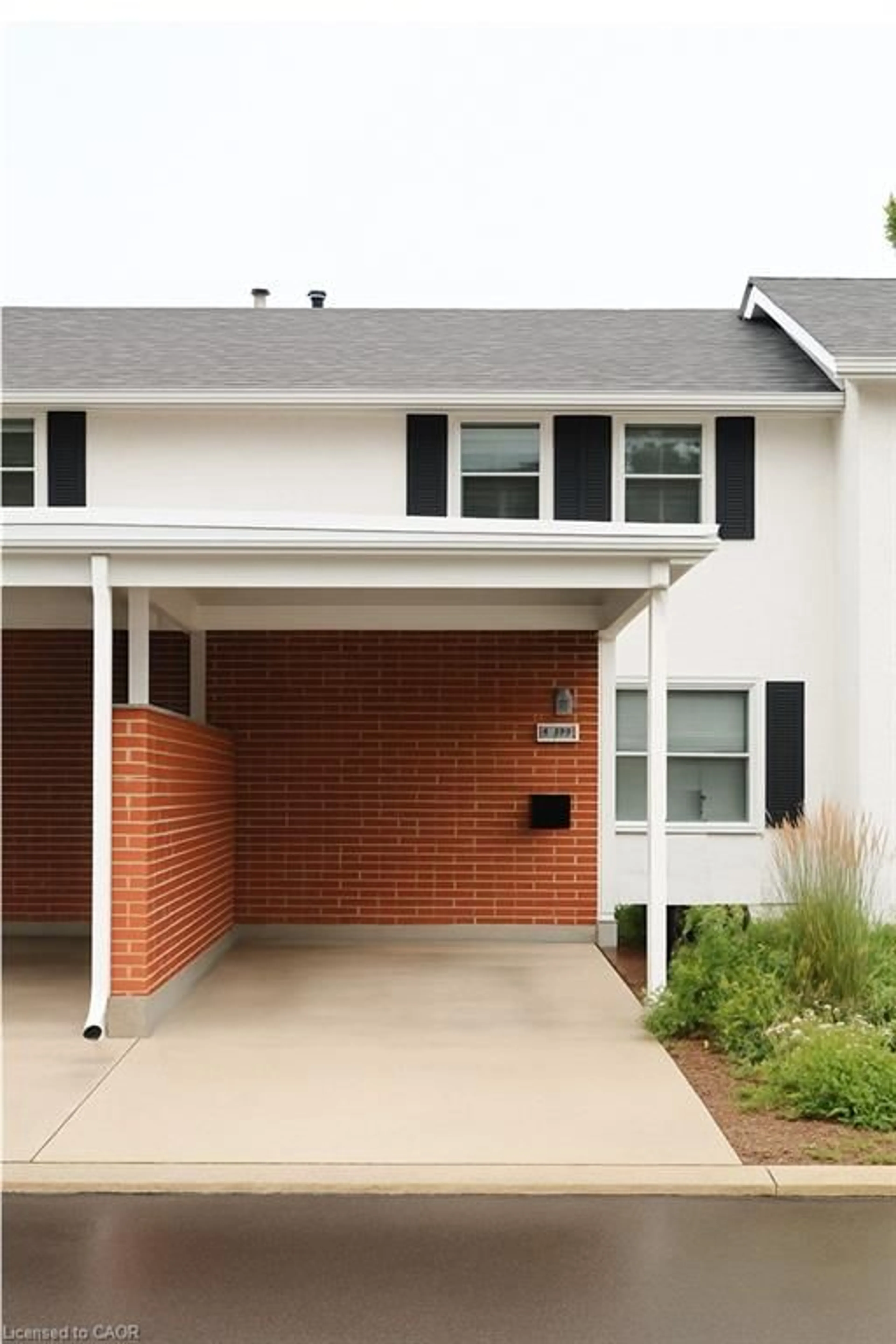 Home with brick exterior material, street for 399 Keats Way #4, Waterloo Ontario N2L 5S7