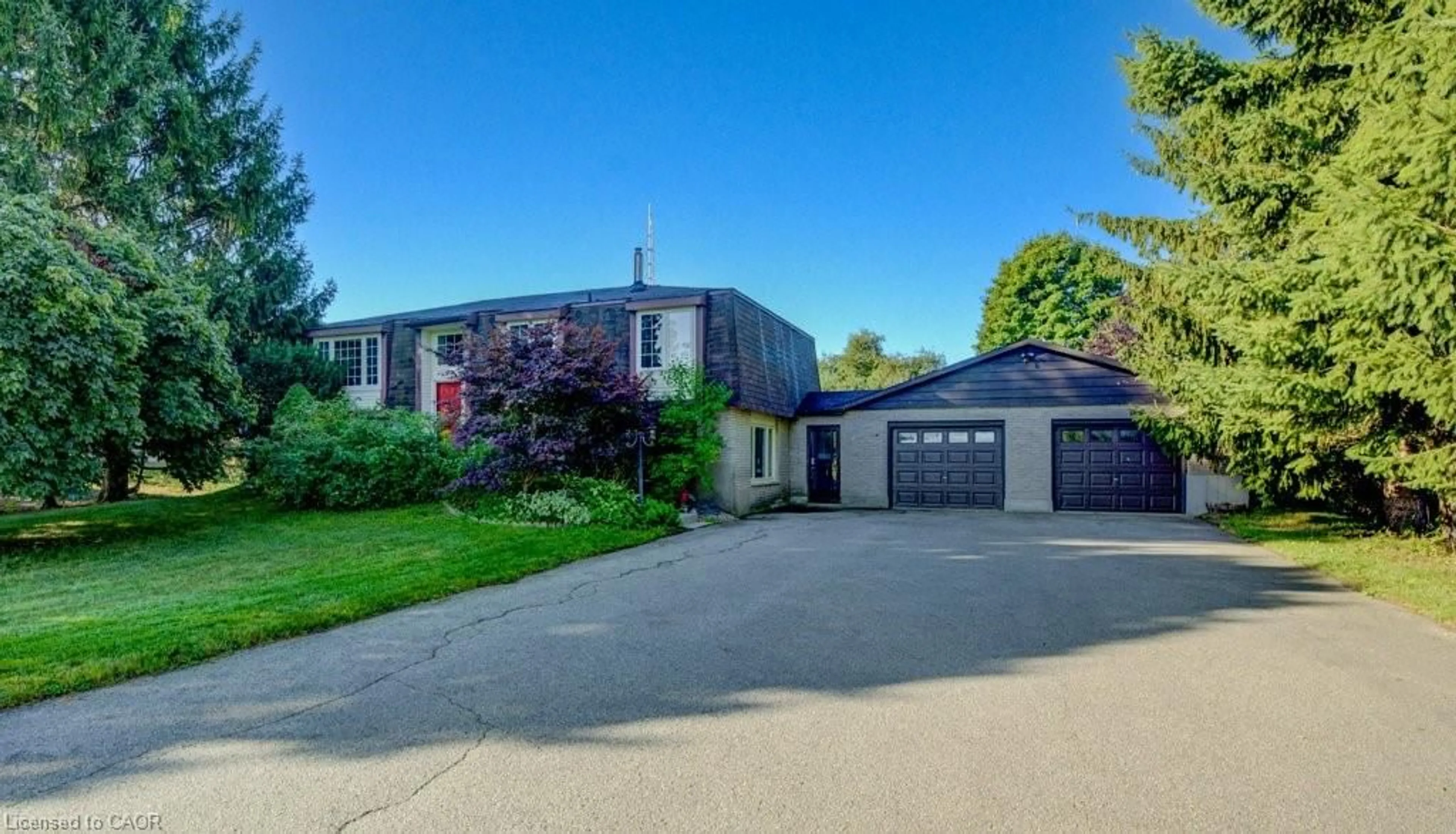 A pic from outside/outdoor area/front of a property/back of a property/a pic from drone, street for 5888 Wellington Rd 7, Guelph Ontario N1H 6J2